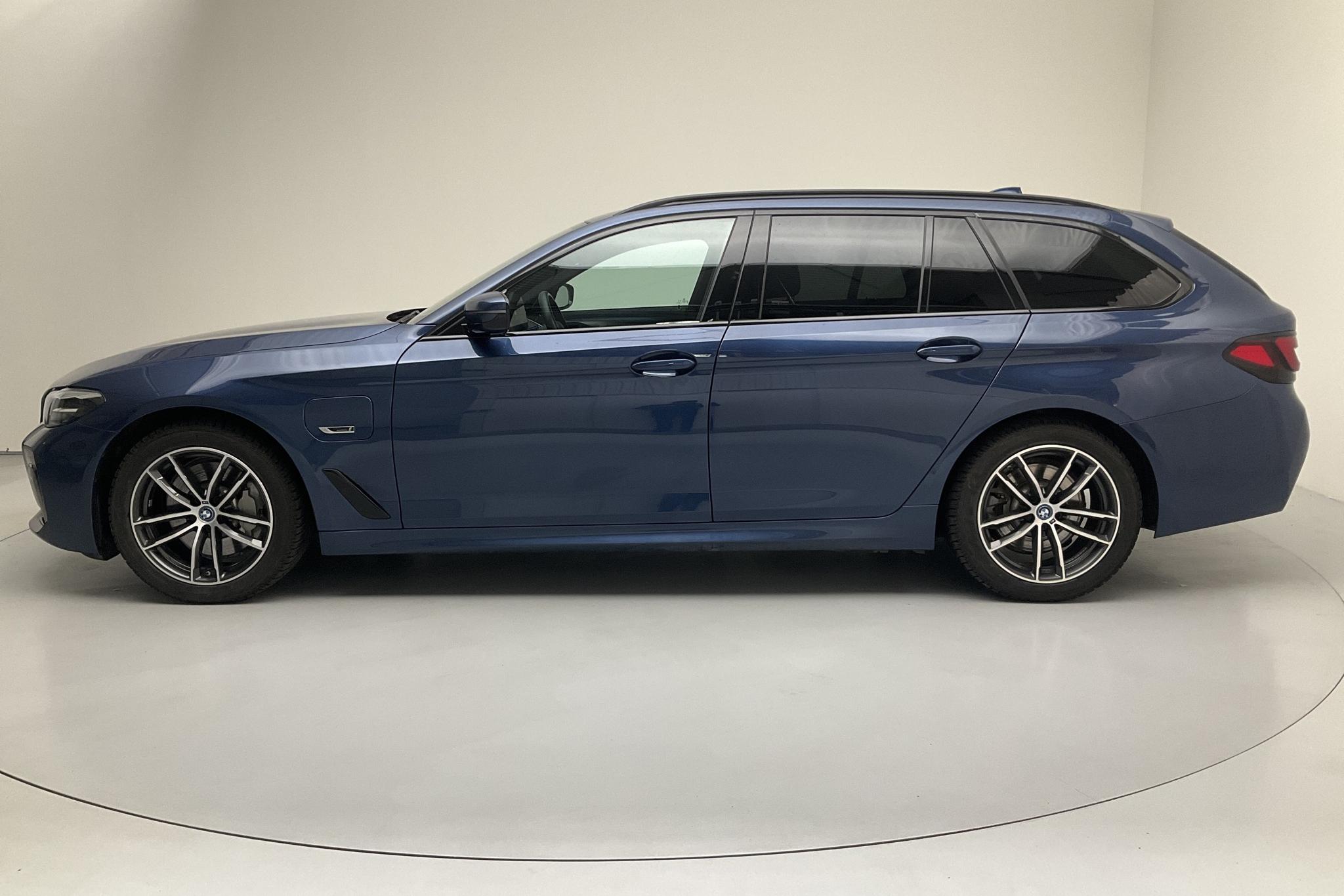 BMW 530e xDrive Touring, G31 12kWh LCI (292hk) - 11 950 km - Automatic - blue - 2023