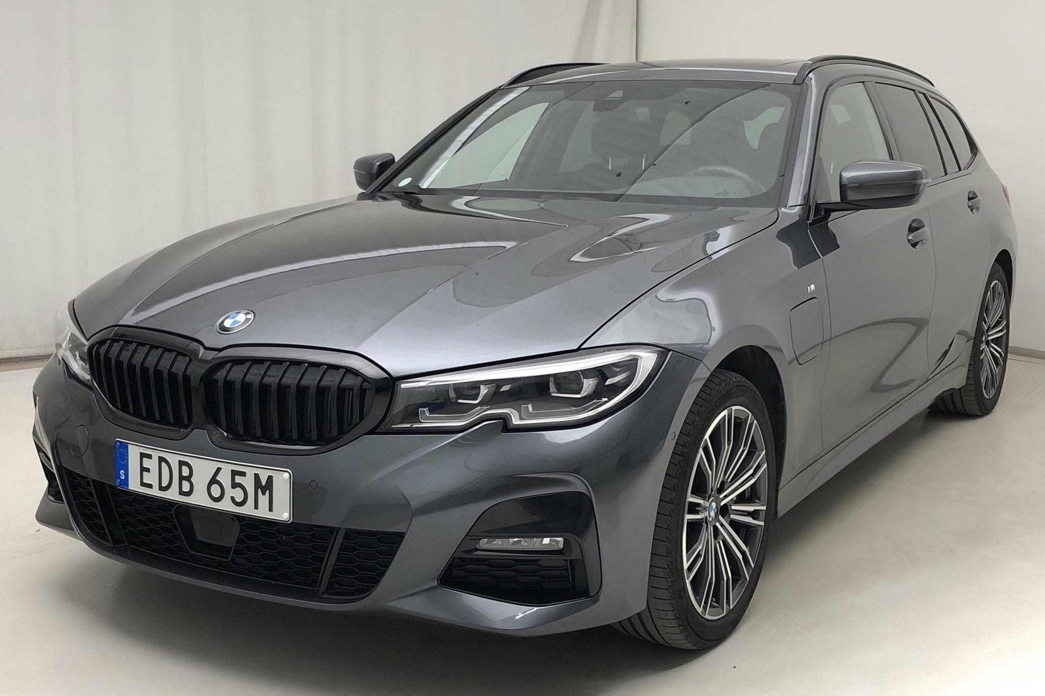 BMW 330e xDrive Touring, G21 (292hk) - 62 980 km - Automatic - gray - 2021