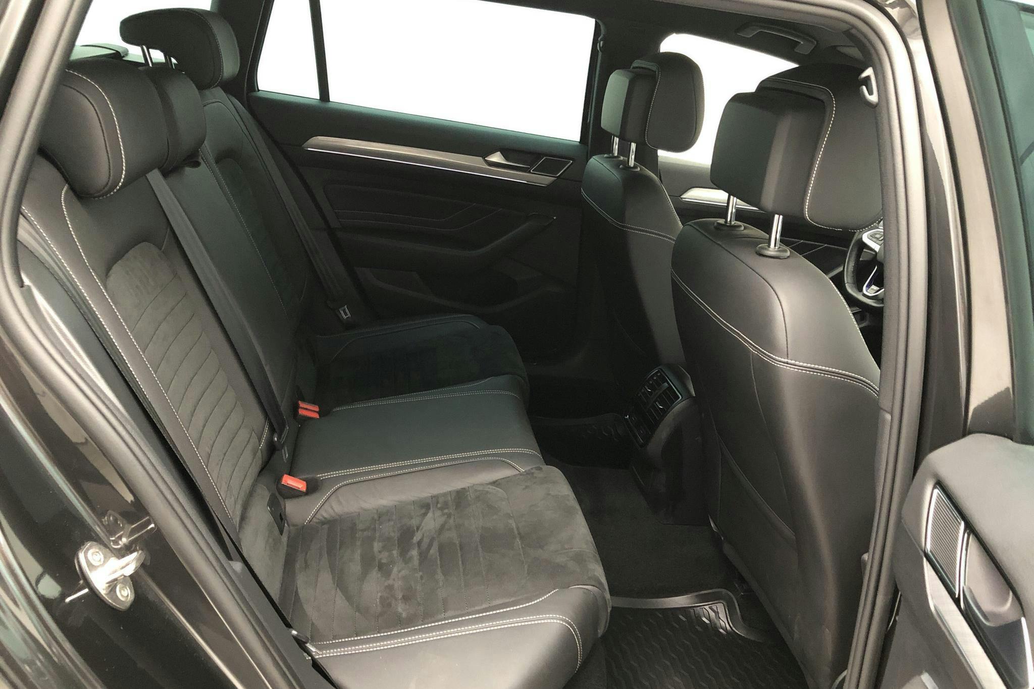 VW Passat 1.4 GTE Sportscombi (218hk) - 31 860 km - Automatic - Dark Grey - 2020