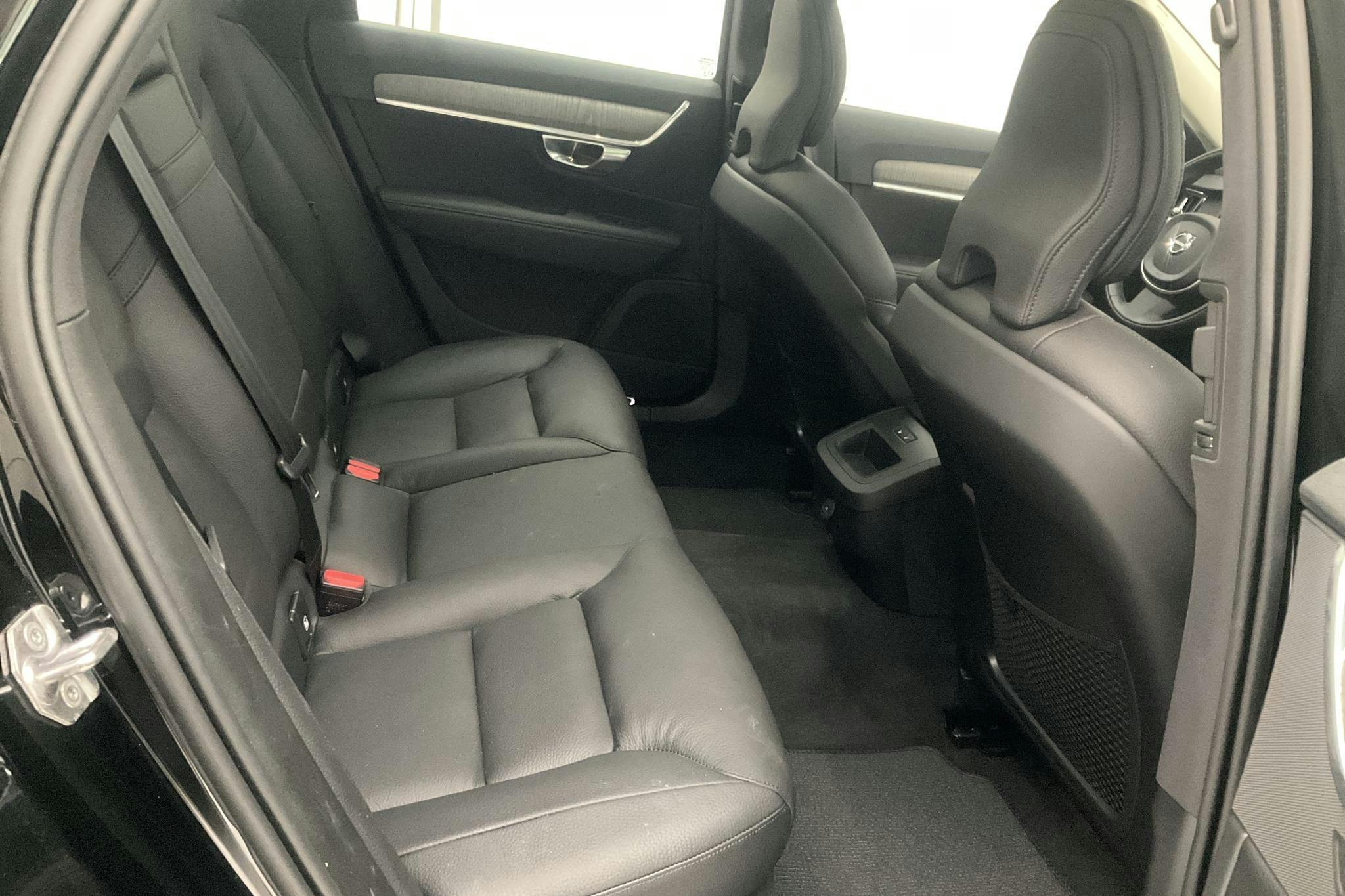 Volvo V90 B5 Cross Country AWD Mildhybrid, Bensin (250hk) - 553 mil - Automat - svart - 2022