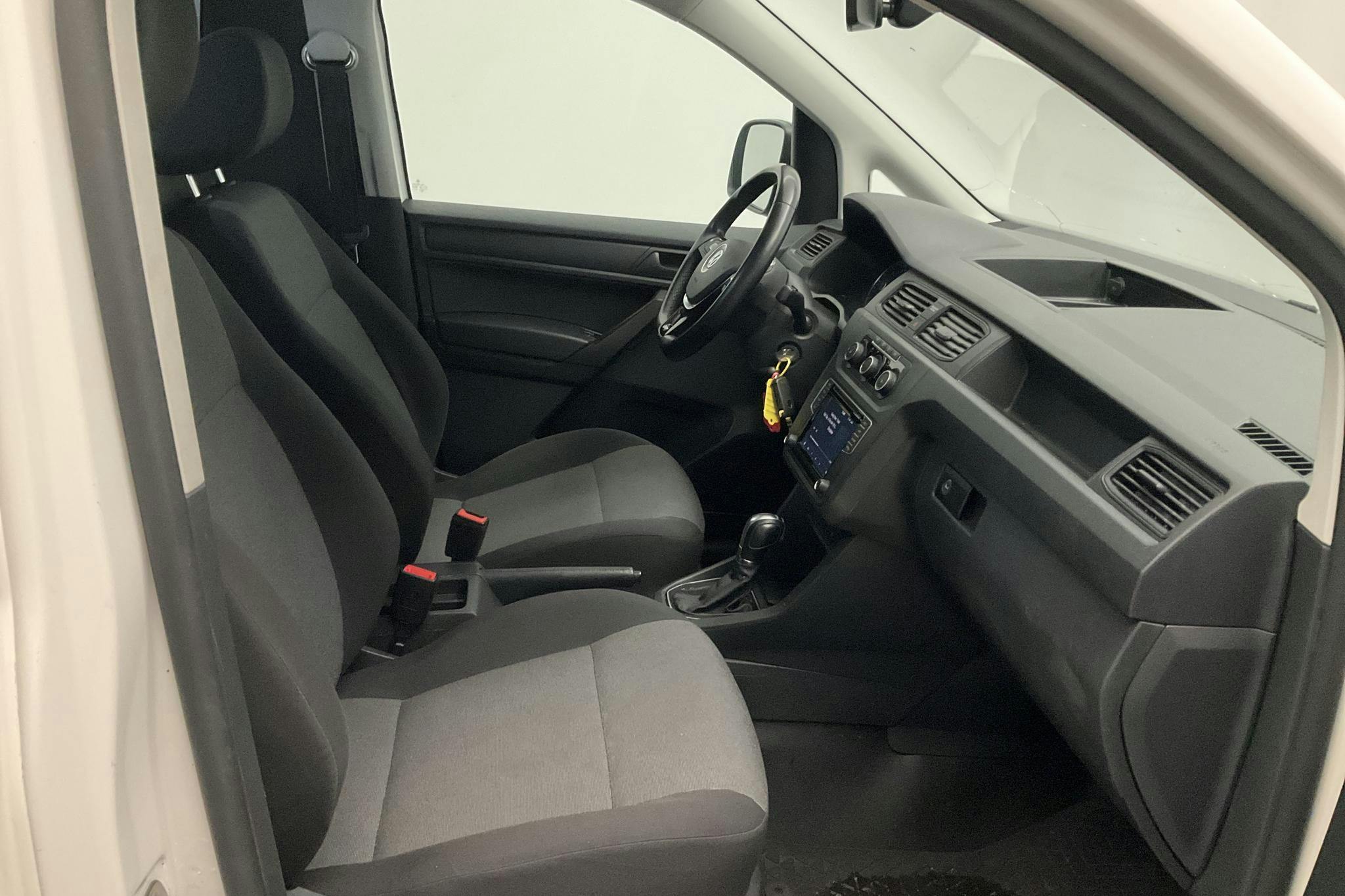 VW Caddy Maxi 2.0 TDI (102hk) - 80 730 km - Automatic - white - 2020