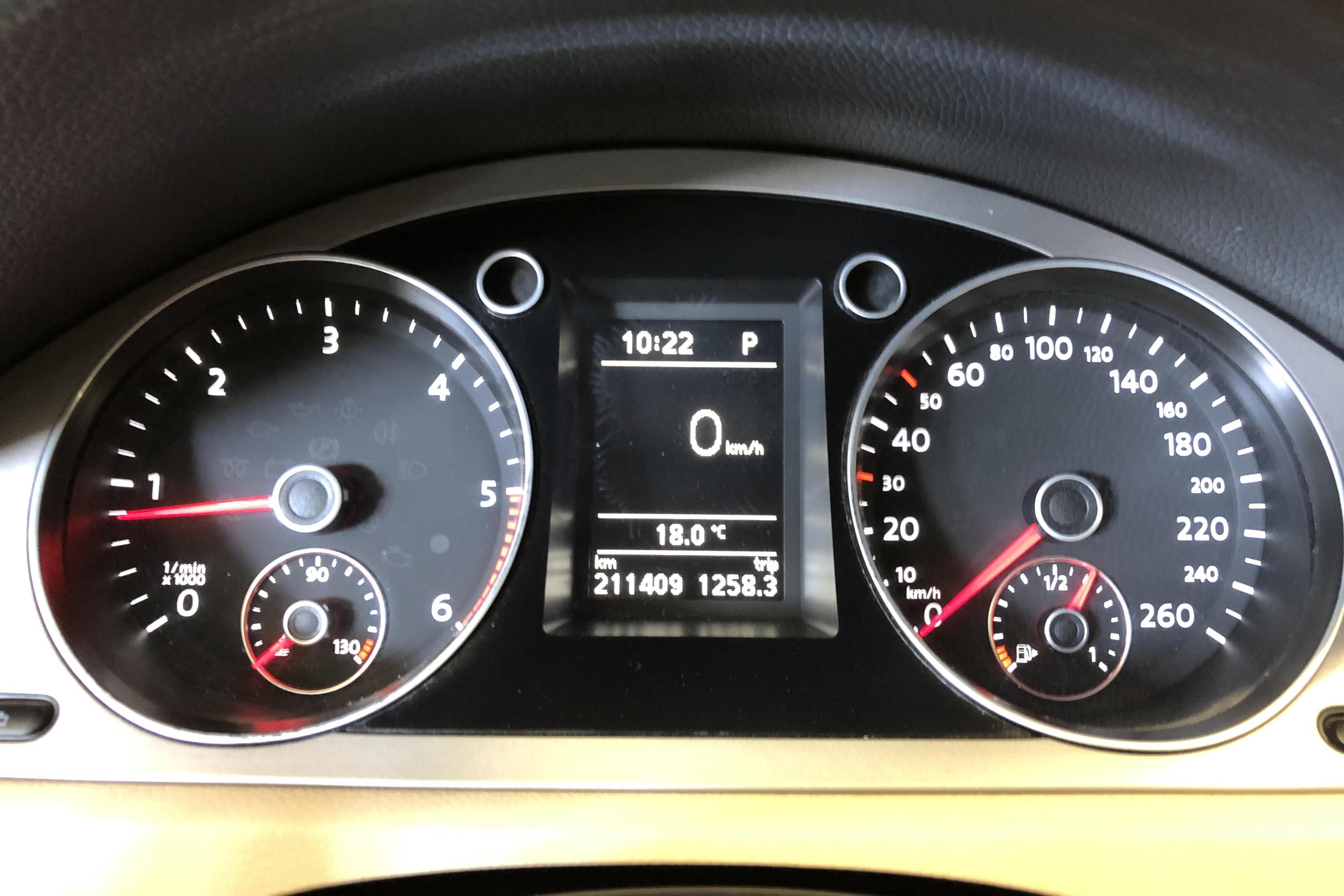 VW Passat 2.0 TDI 4-Motion Variant (170hk) - 211 410 km - Automatic - red - 2010
