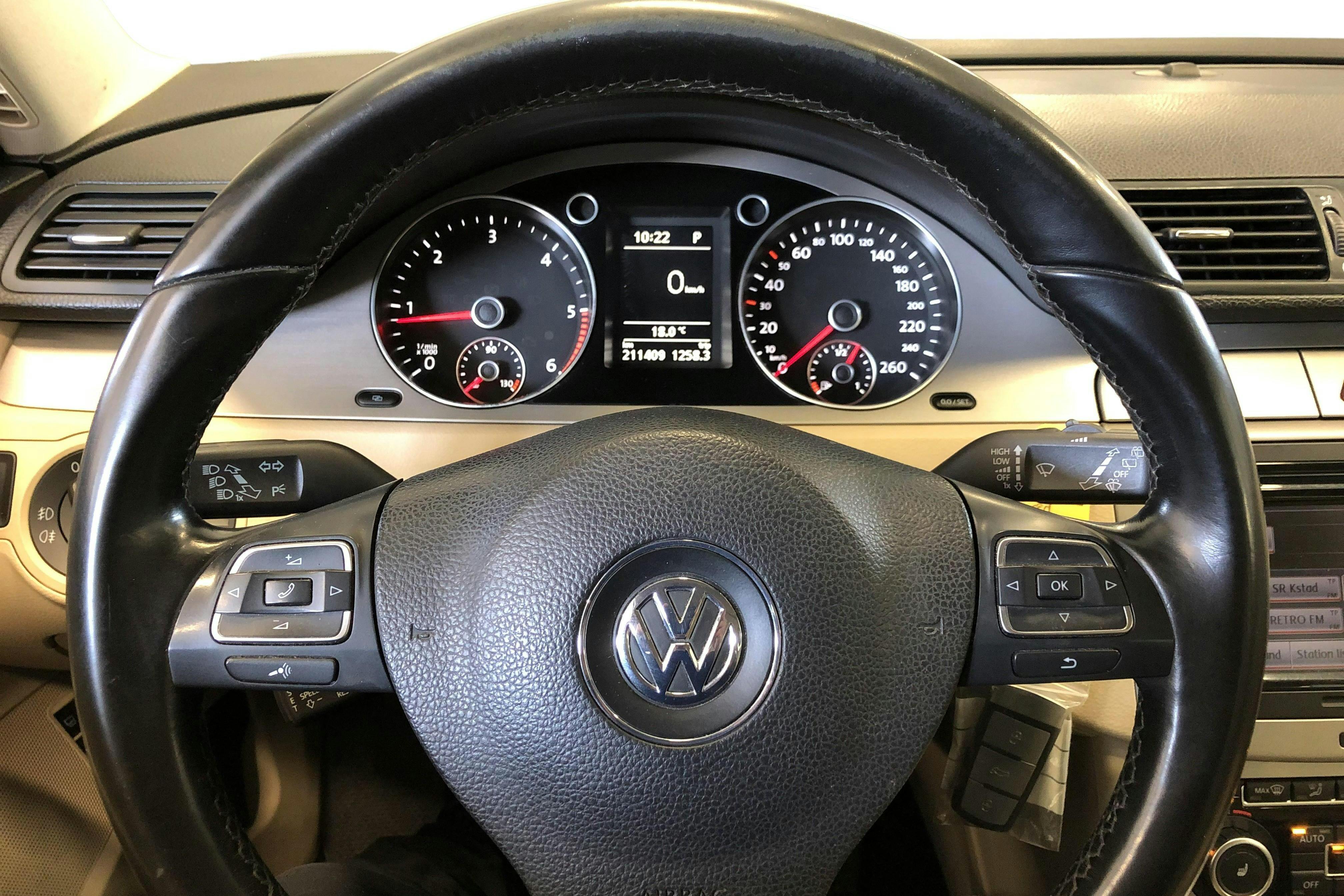 VW Passat 2.0 TDI 4-Motion Variant (170hk) - 21 141 mil - Automat - röd - 2010