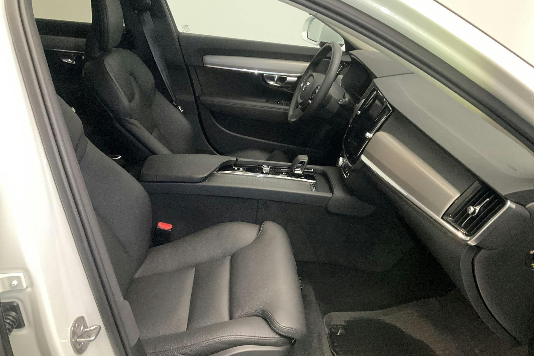 Volvo V90 B4 Mildhybrid, Diesel (190hk) - 2 820 mil - Automat - vit - 2022