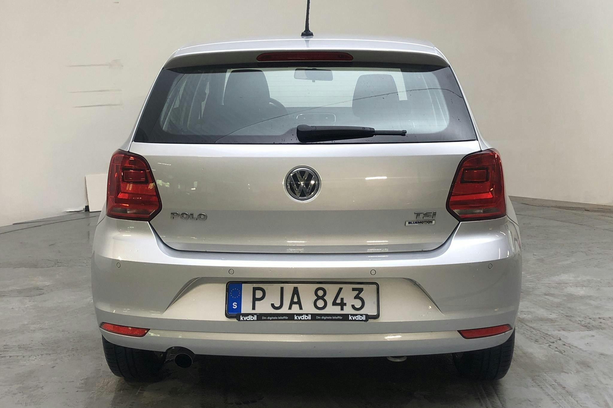 VW Polo 1.2 TSI 5dr (90hk) - 76 800 km - Automatic - silver - 2017