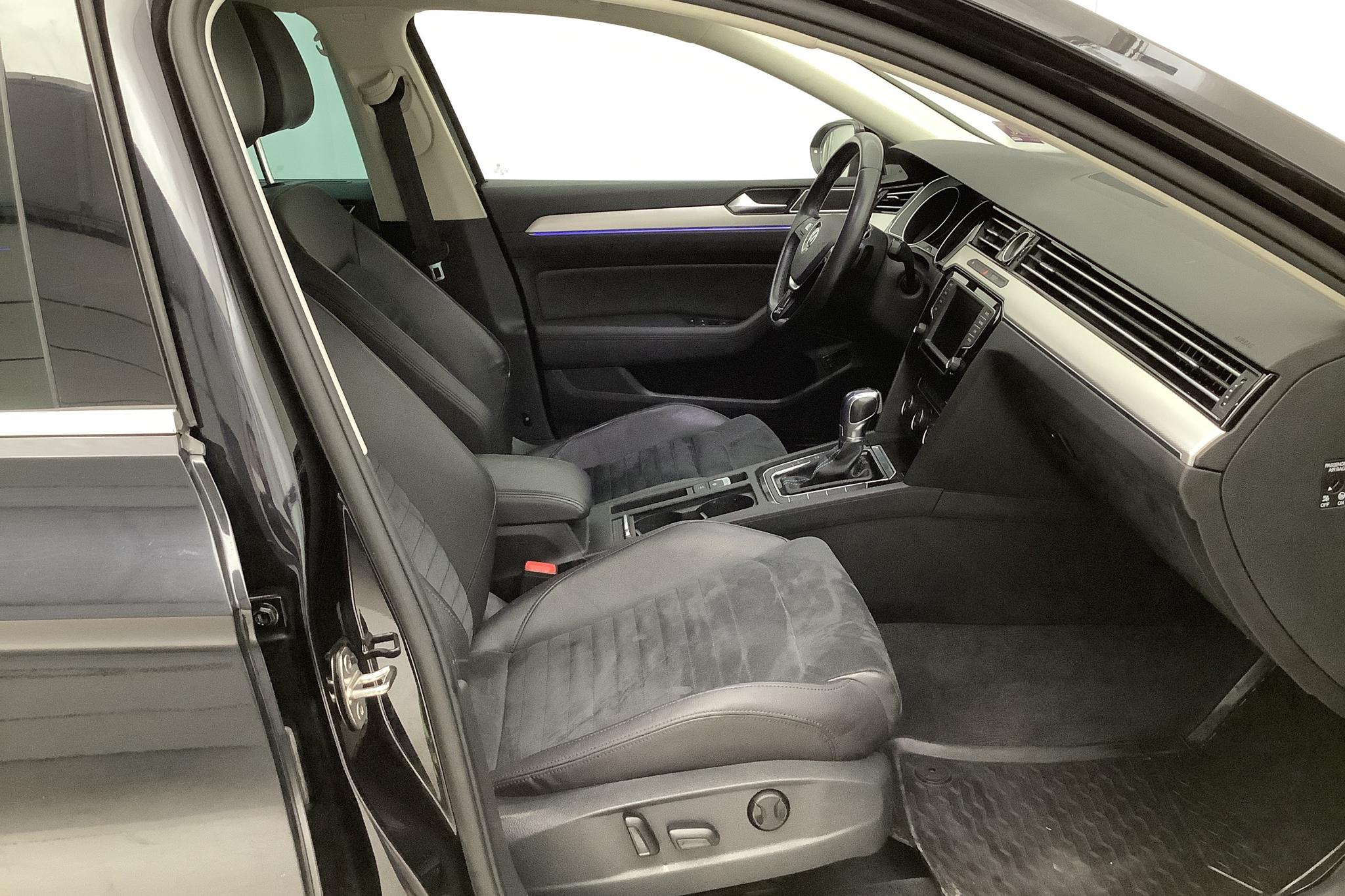 VW Passat 1.4 Plug-in-Hybrid Sportscombi (218hk) - 11 493 mil - Automat - svart - 2016