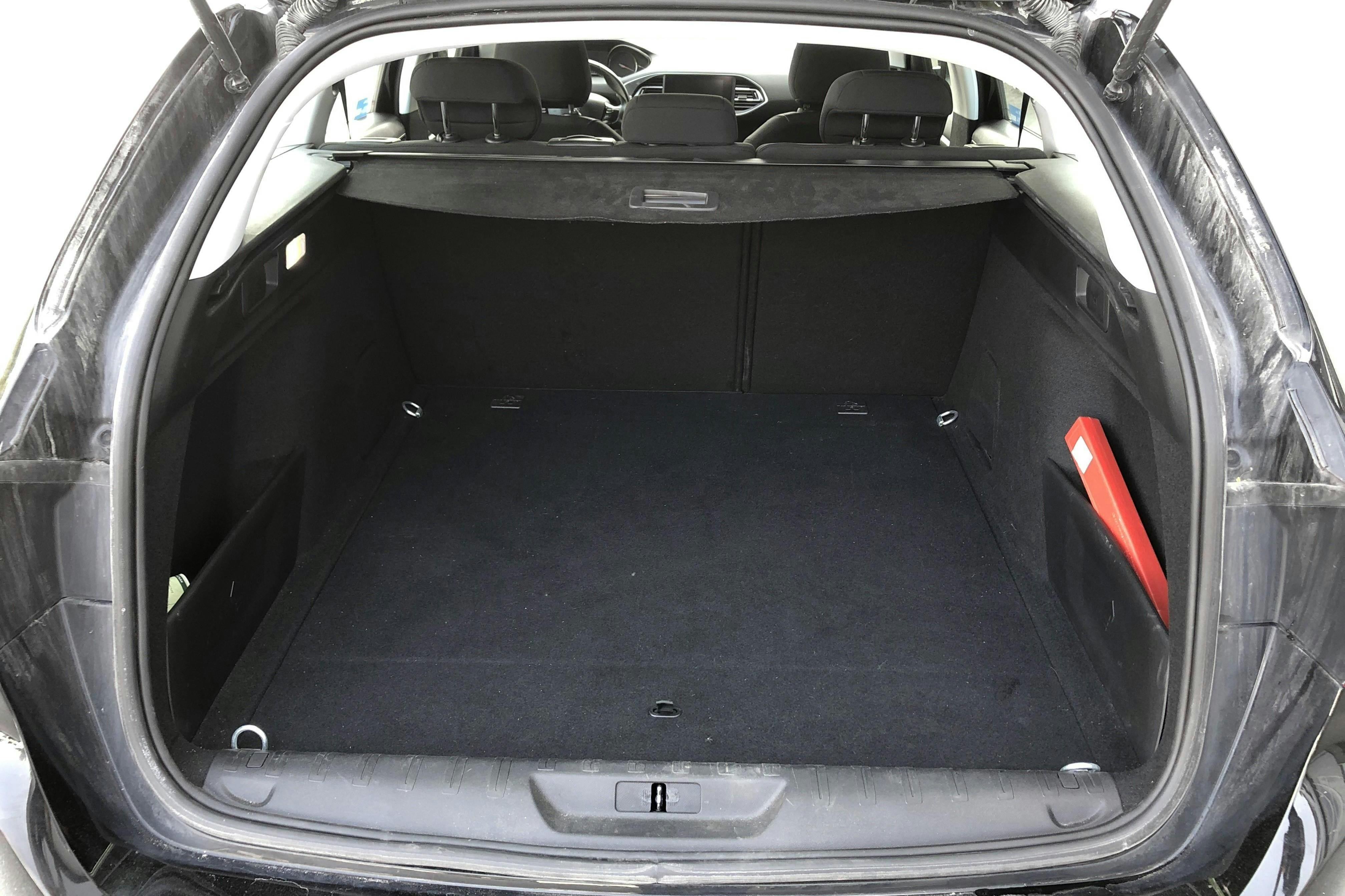 Peugeot 308 SW BlueHDi (120hk) - 112 450 km - Automatic - black - 2018