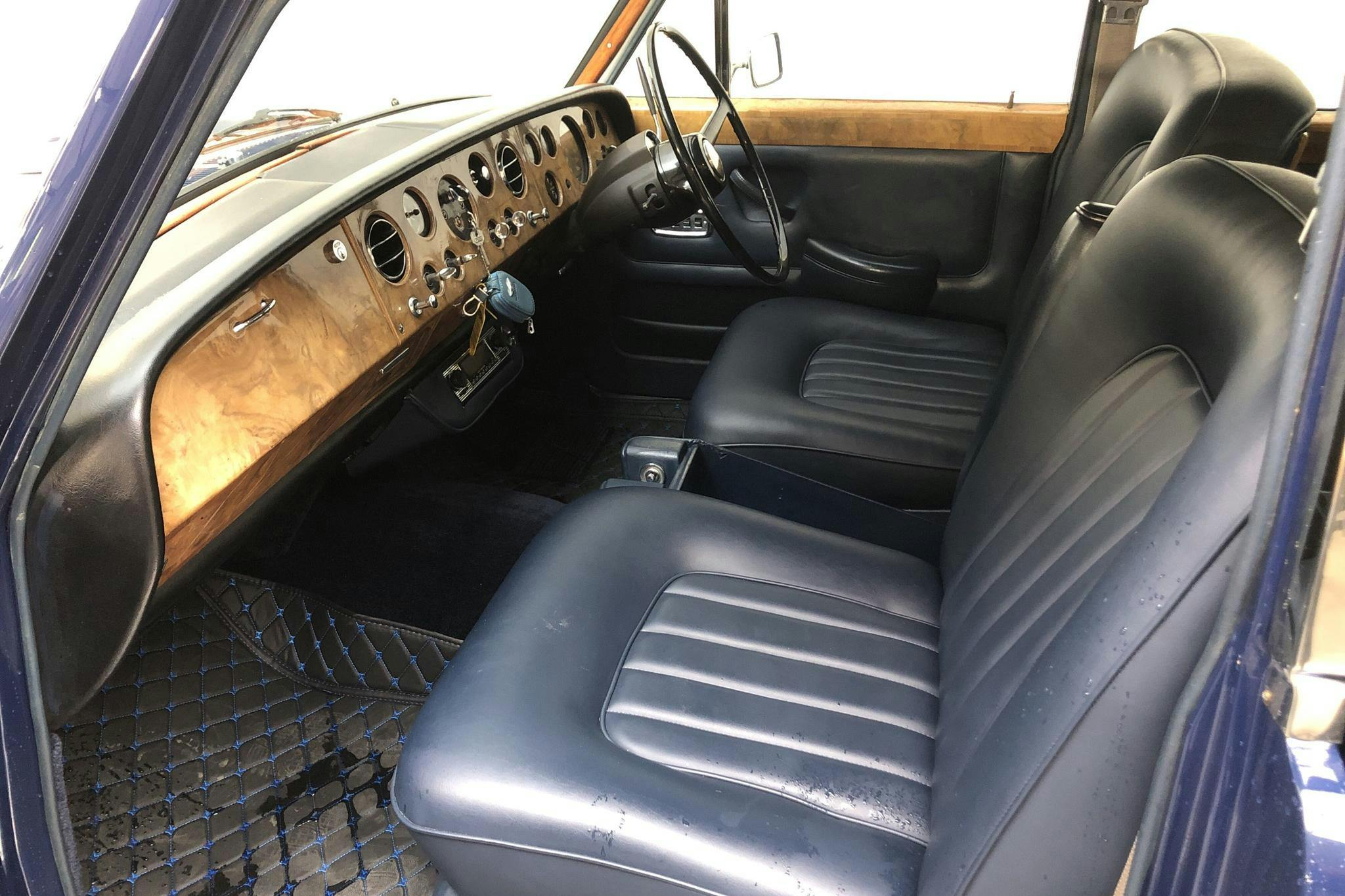 Bentley T1 6.2 V8 (190hk) - 33 290 km - Automatic - 1969