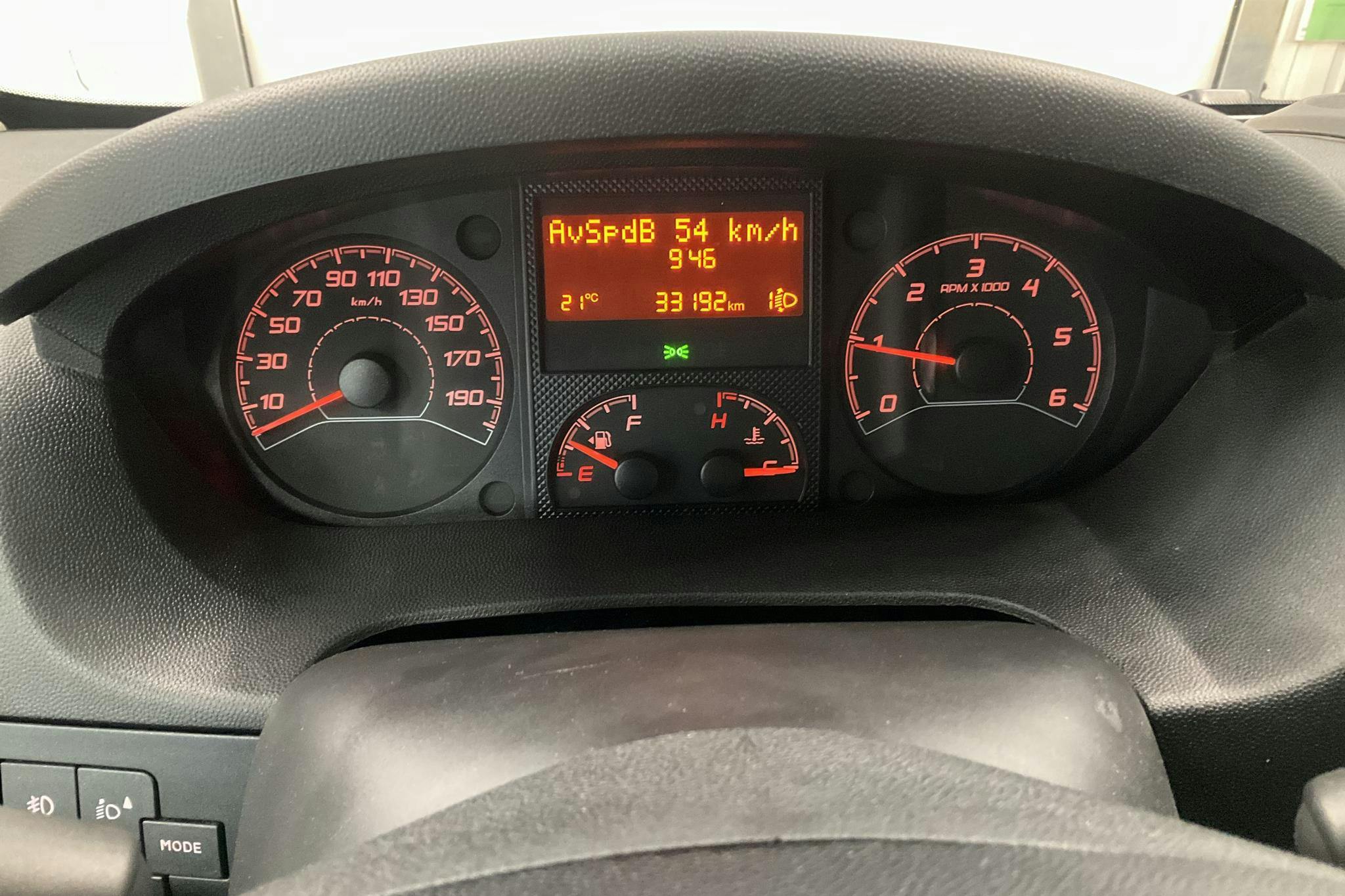 Peugeot Boxer 330 2.0 BlueHDi Skåp (140hk) - 3 320 mil - Manuell - vit - 2021