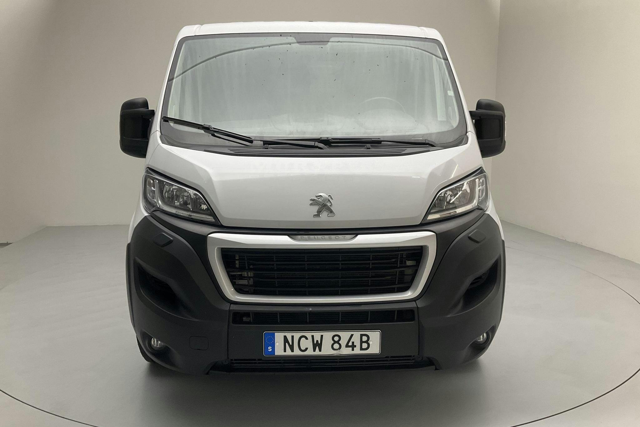 Peugeot Boxer 330 2.0 BlueHDi Skåp (140hk) - 3 320 mil - Manuell - vit - 2021