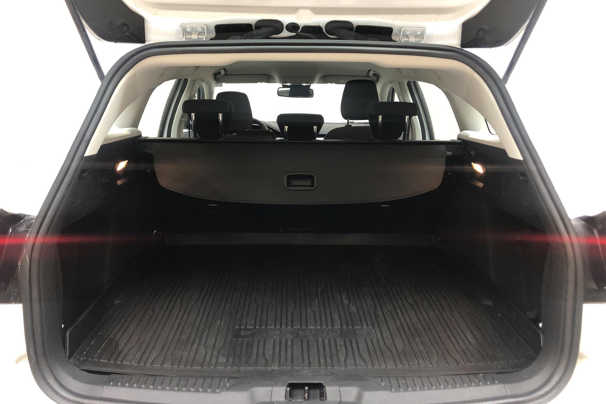 Ford Focus 1.5 TDCi Kombi (120hk) - 52 900 km - Manual - white - 2019
