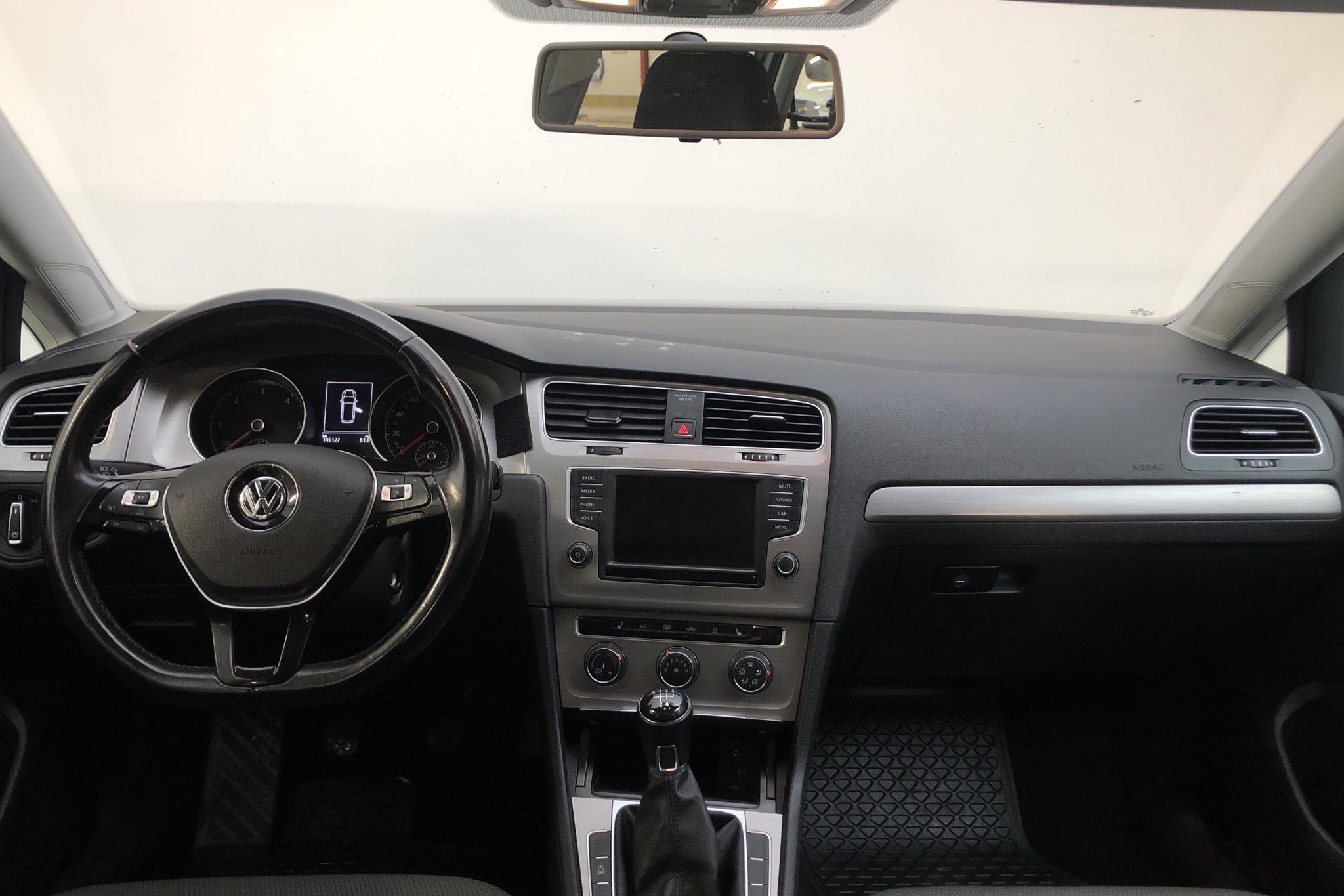 VW Golf VII 1.6 TDI BlueMotion Sportscombi (110hk) - 145 120 km - Manual - silver - 2016