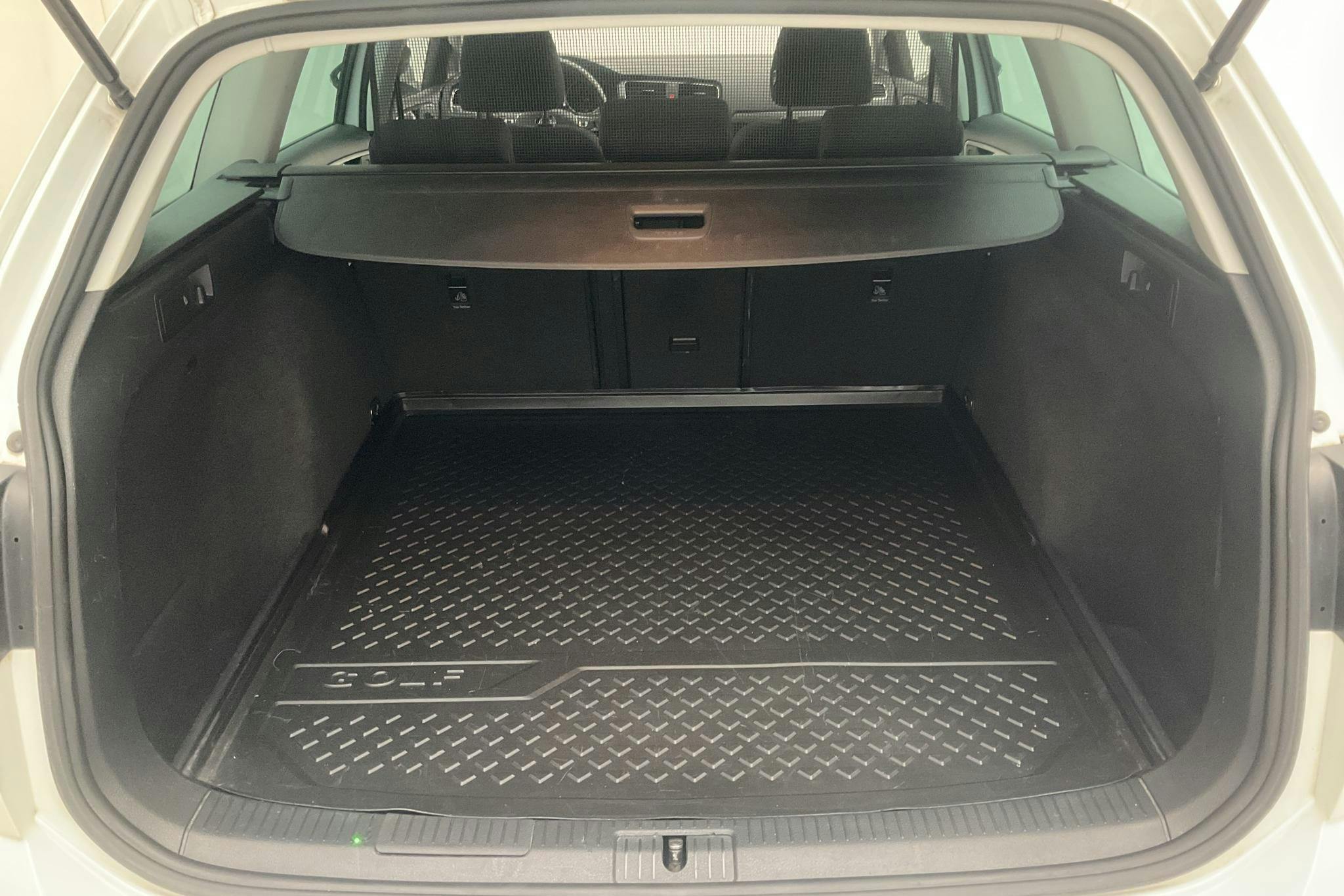 VW Golf VII 1.6 TDI Sportscombi (115hk) - 6 263 mil - Automat - vit - 2019