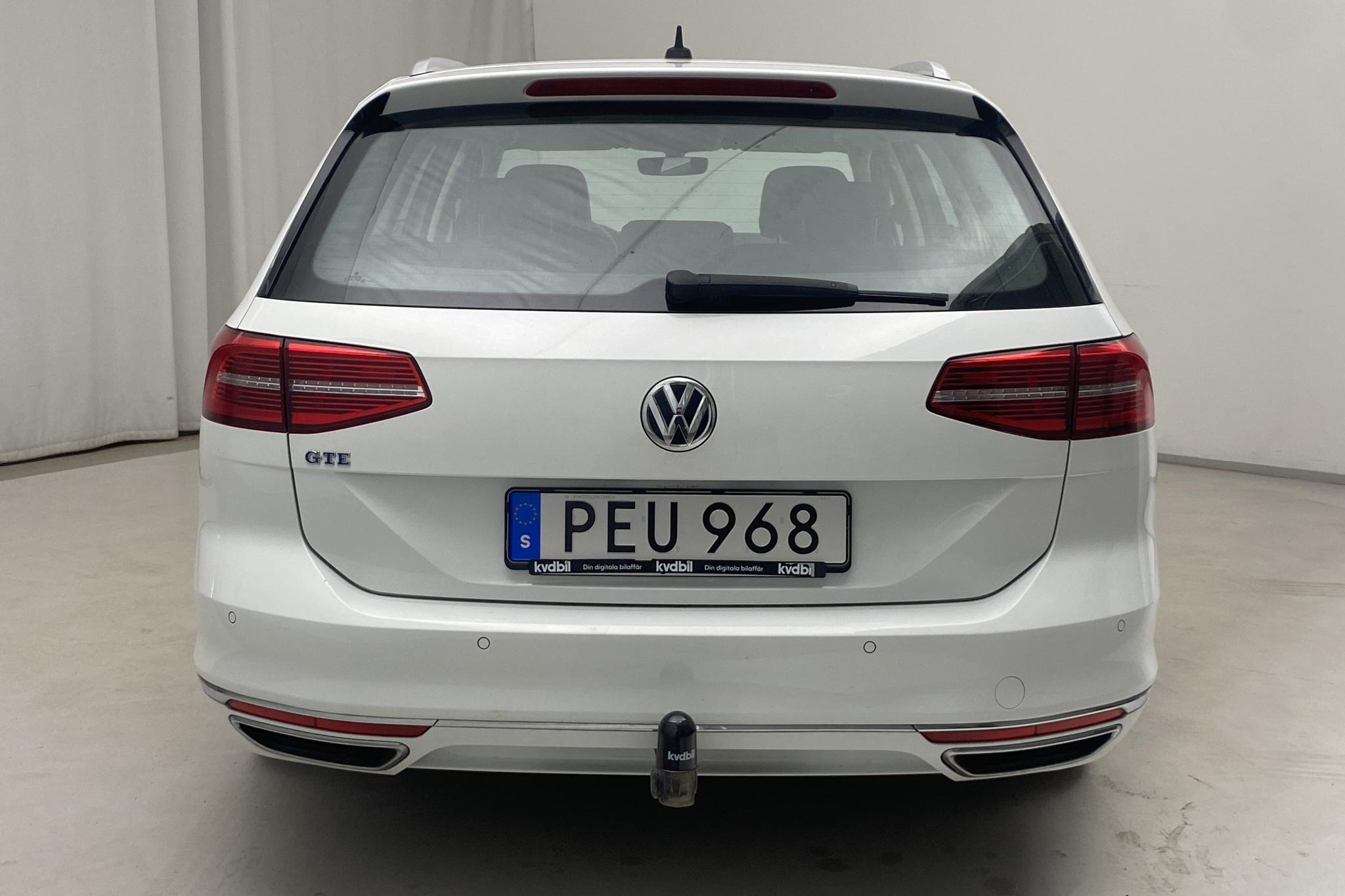 VW Passat 1.4 Plug-in-Hybrid Sportscombi (218hk) - 144 700 km - Automatic - white - 2017