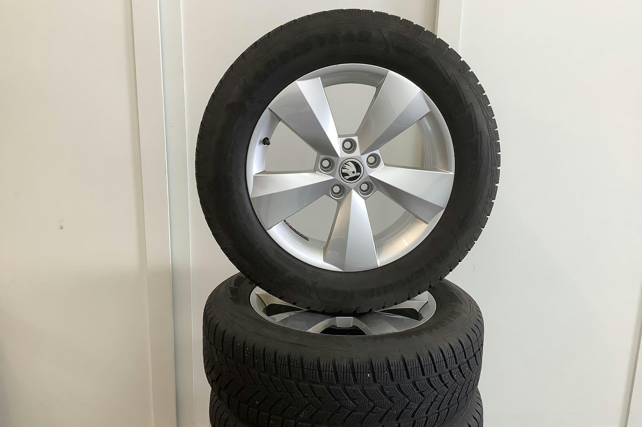 Skoda Kodiaq 2.0 TSI 4X4 (190hk) - 8 977 mil - Automat - vit - 2020