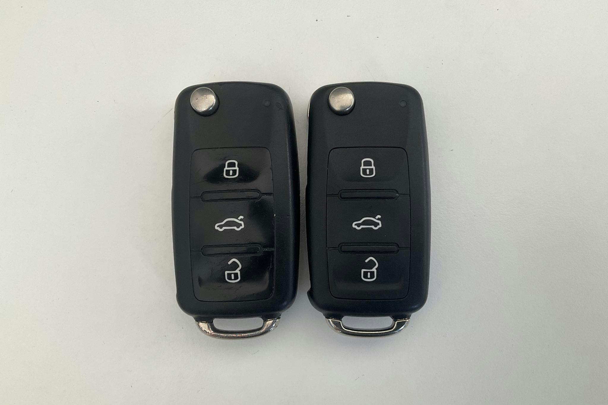 Skoda Superb 2.0 TDI Kombi 4X4 (140hk) - 177 430 km - Automatic - silver - 2013
