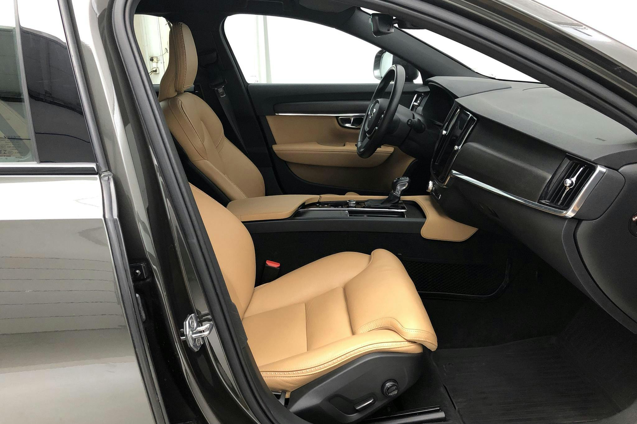 Volvo V90 D5 Cross Country AWD (235hk) - 15 062 mil - Automat - Dark Grey - 2019
