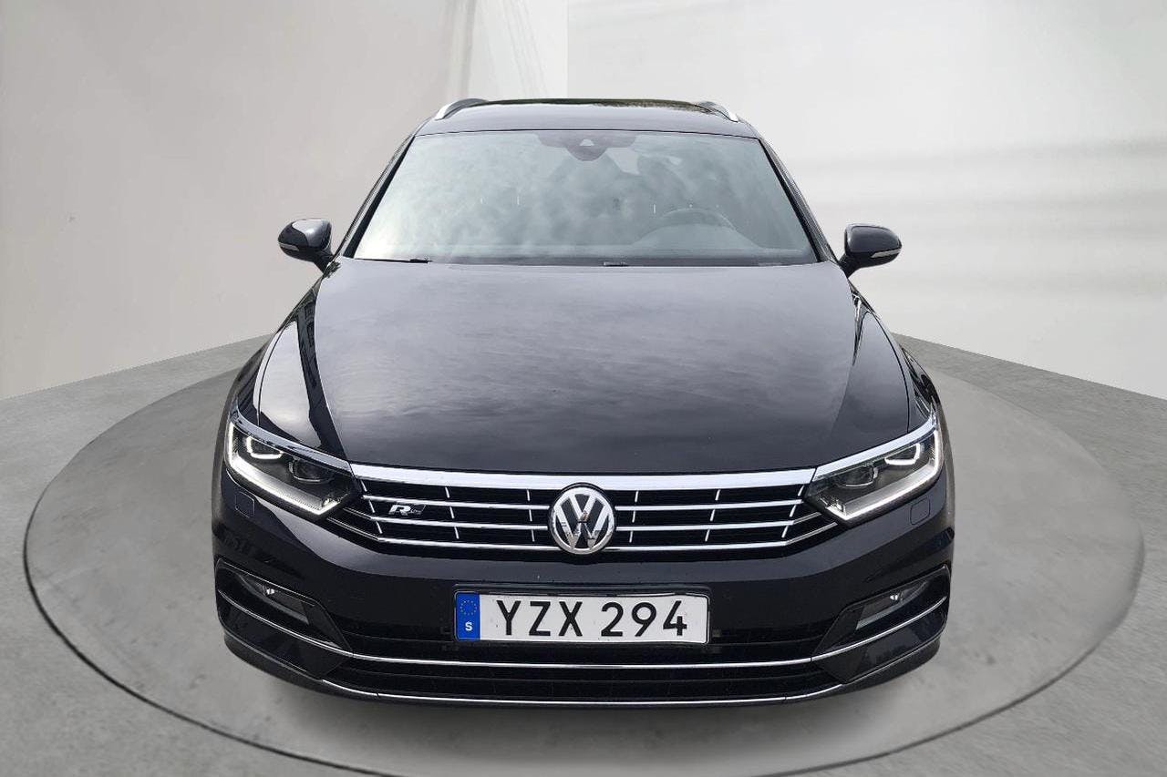 VW Passat 2.0 TFSI Sportscombi (220hk) - 9 575 mil - Automat - svart - 2018
