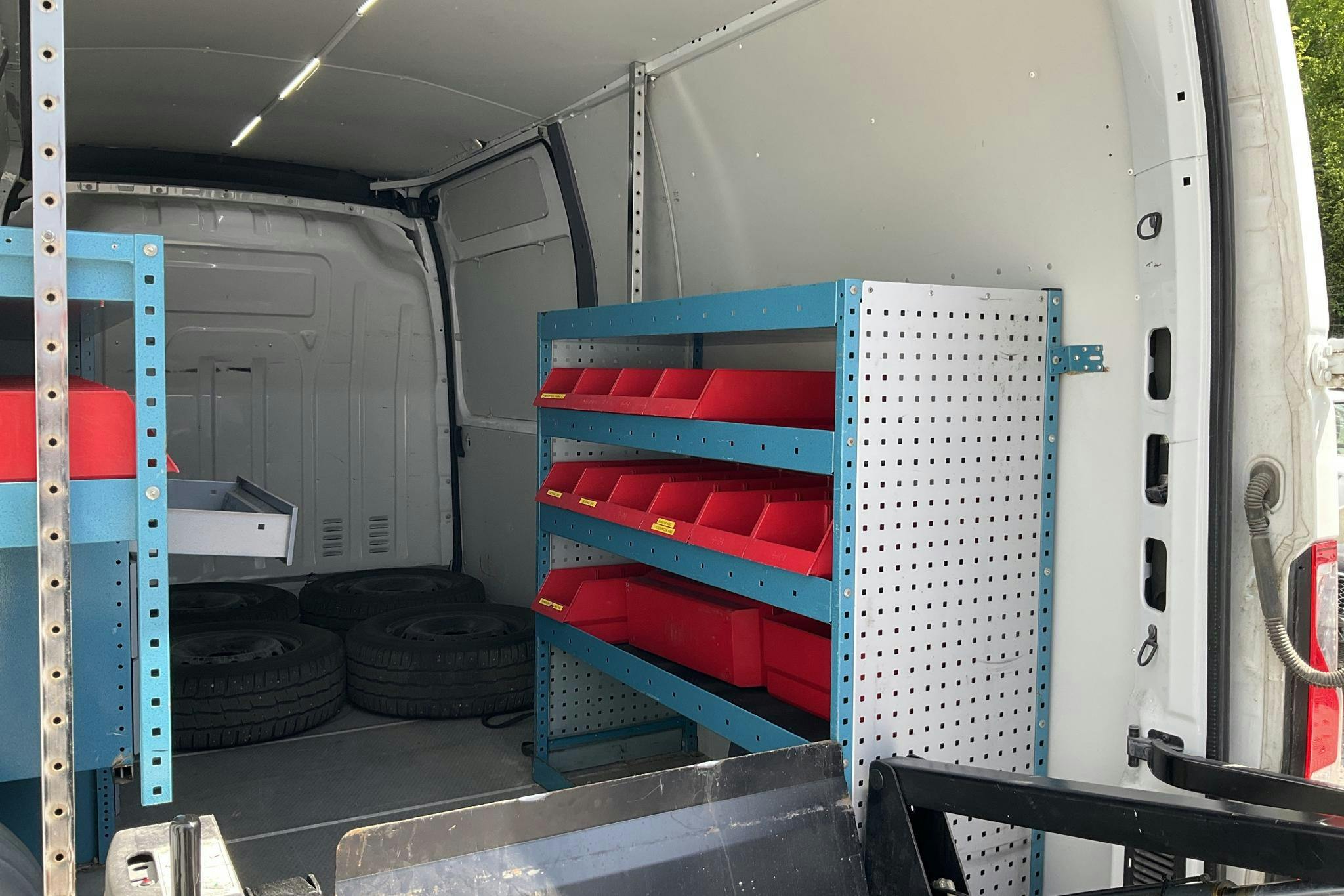 Renault Master 2.3 dCi FAP 2WD (125hk) - 10 311 mil - Automat - vit - 2013