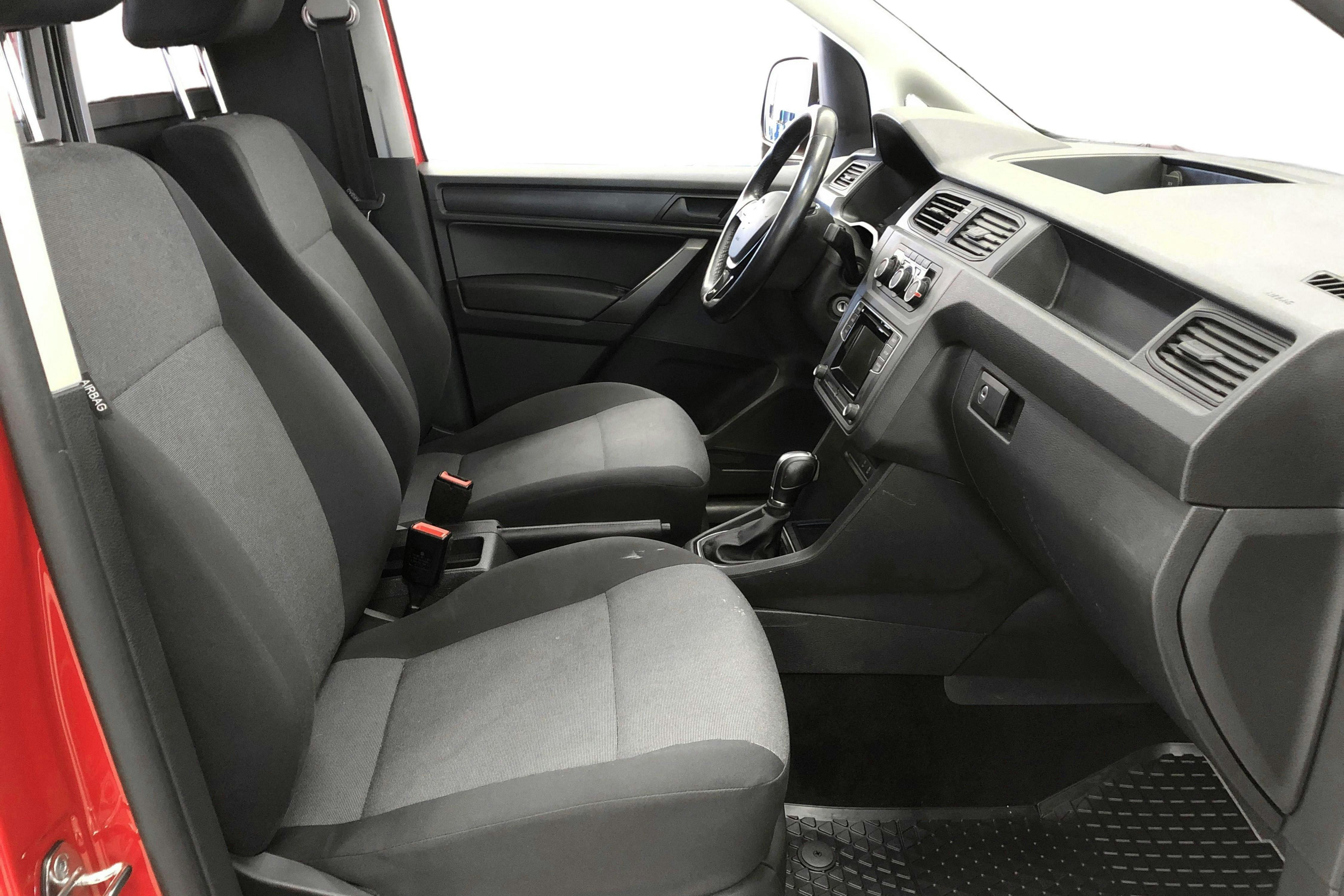 VW Caddy 2.0 TDI Maxi Skåp 4MOTION (150hk) - 71 200 km - Automatic - red - 2020