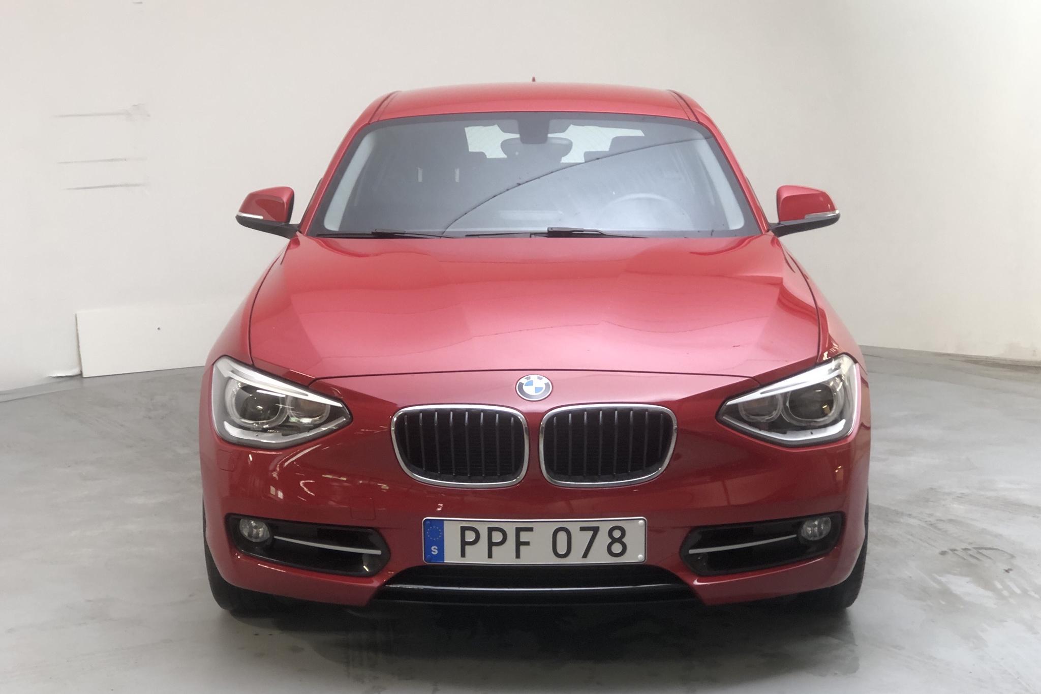 BMW 118i 5dr, F20 (170hk) - 2 680 mil - Manuell - röd - 2012