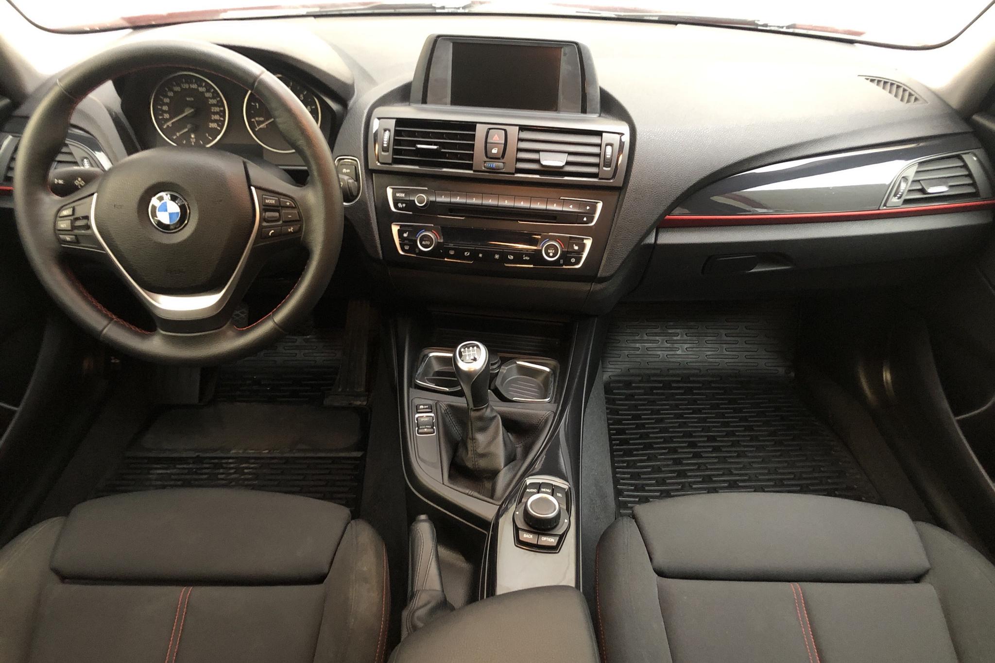 BMW 118i 5dr, F20 (170hk) - 2 680 mil - Manuell - röd - 2012