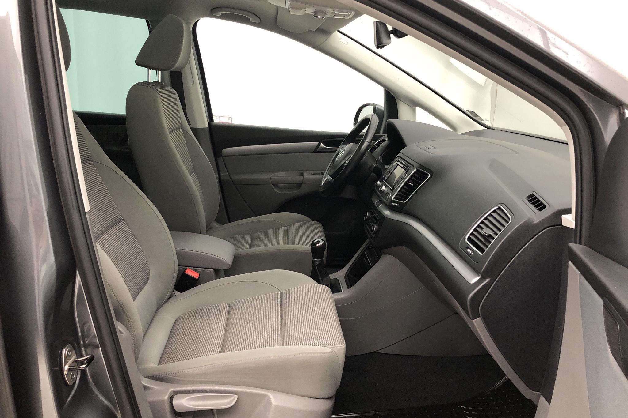 VW Sharan 2.0 TDI BlueMotion Technology (140hk) - 118 690 km - Manual - gray - 2012