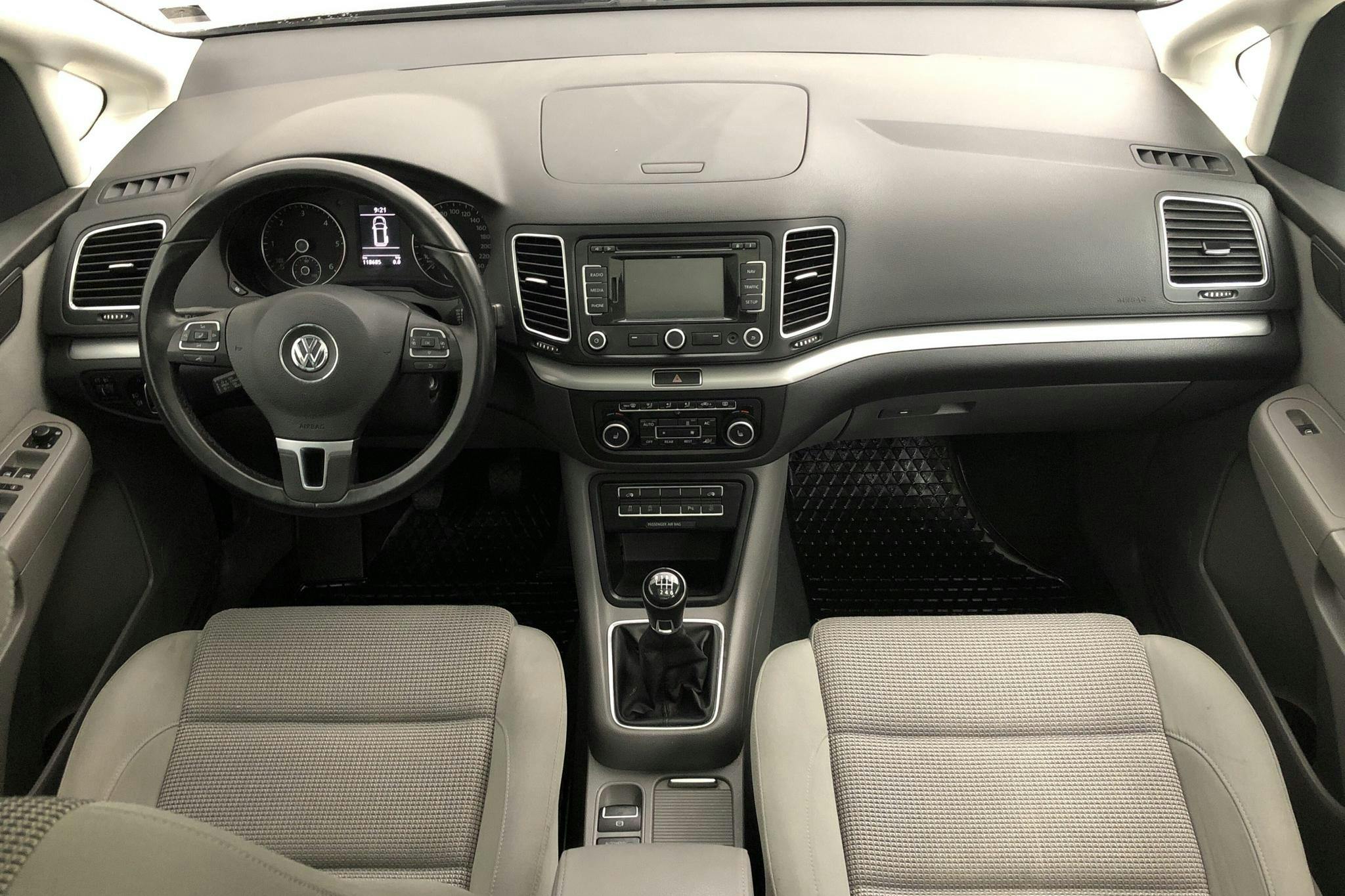 VW Sharan 2.0 TDI BlueMotion Technology (140hk) - 118 690 km - Manual - gray - 2012