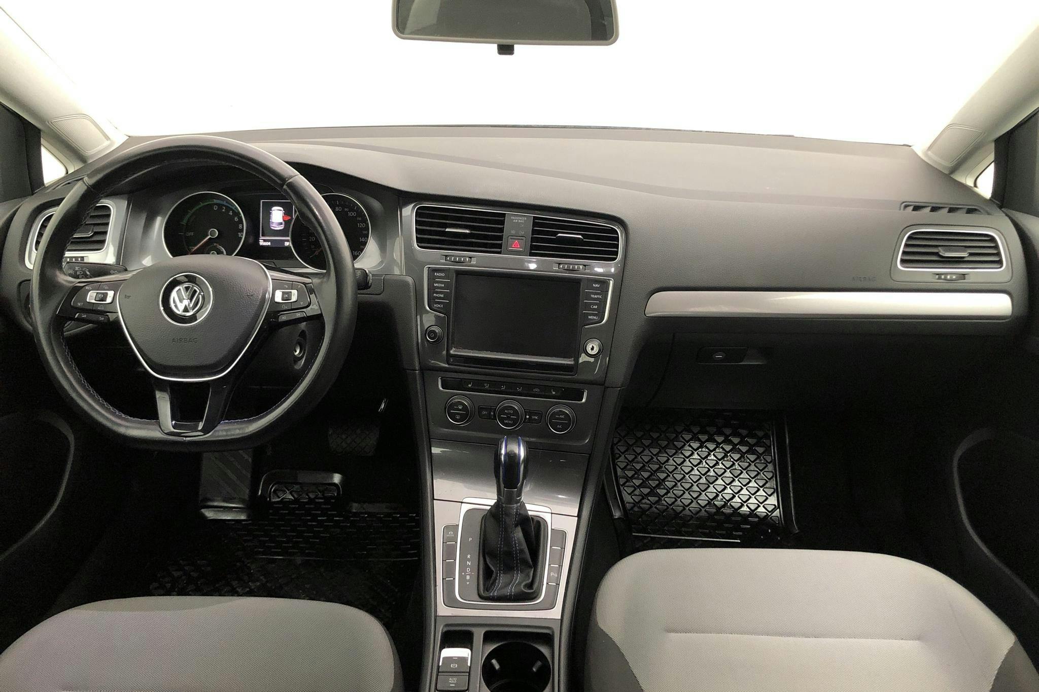VW e-Golf VII 5dr (115hk) - 9 561 mil - Automat - vit - 2015