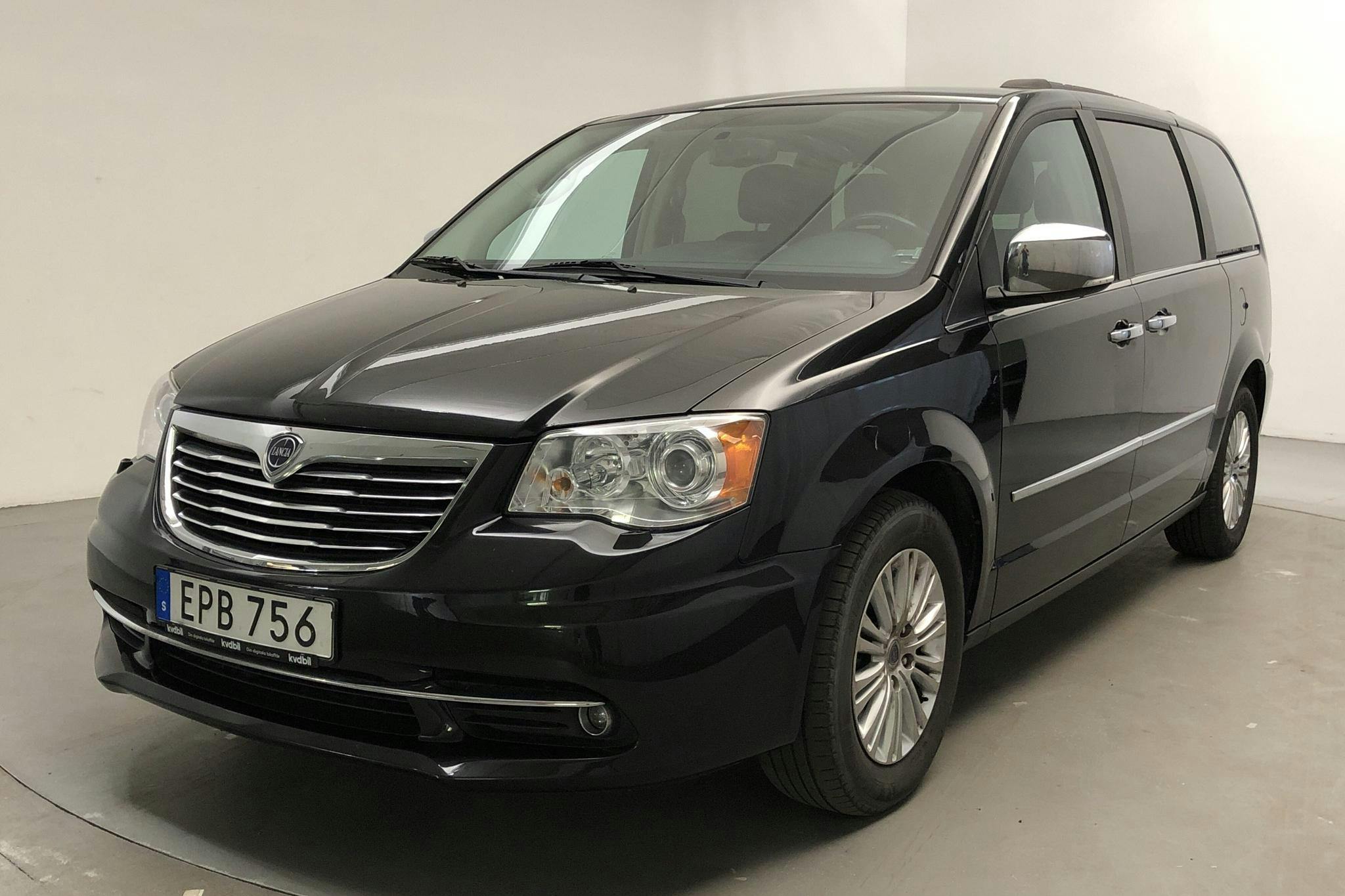 Lancia Voyager 2.8 Multi-Jet (178hk) - 122 700 km - Automatic - black - 2015