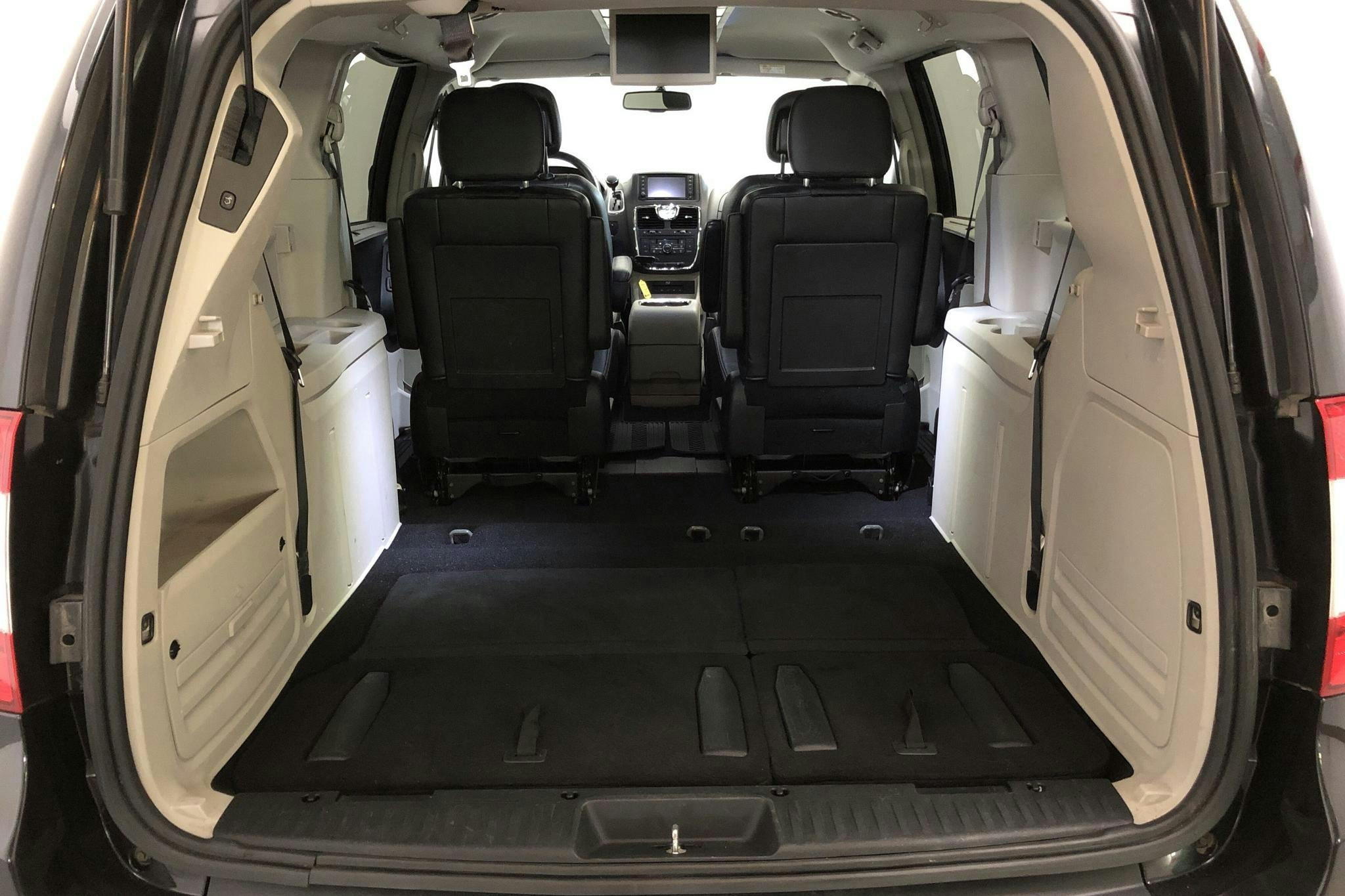 Lancia Voyager 2.8 Multi-Jet (178hk) - 122 700 km - Automatic - black - 2015