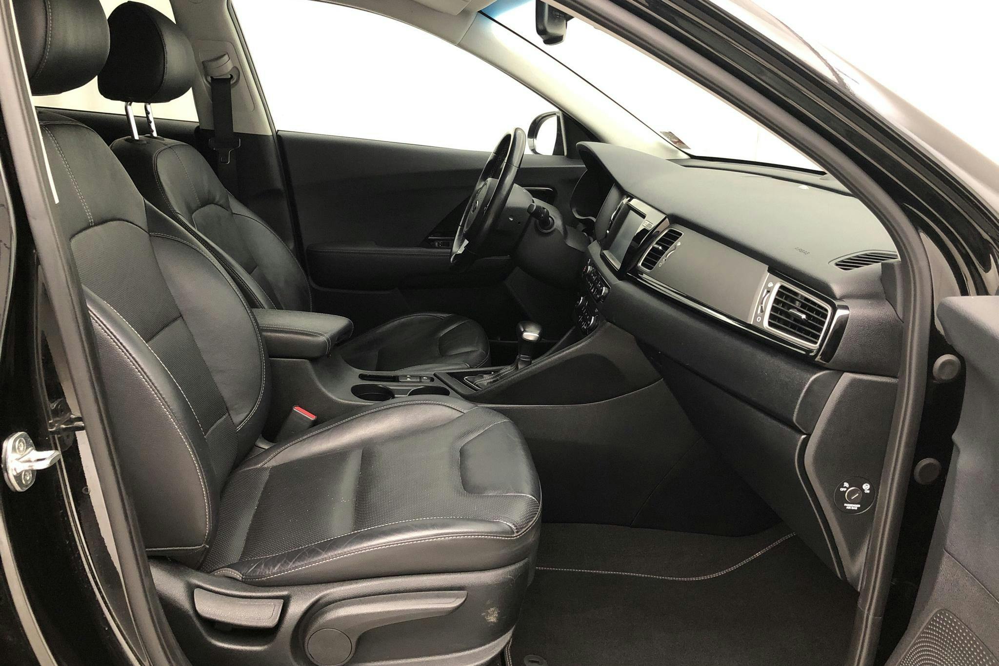 KIA Niro Plug-in Hybrid 1.6 (141hk) - 5 563 mil - Automat - svart - 2018