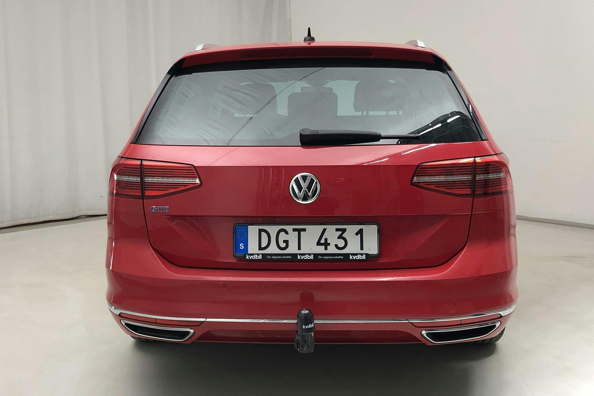 VW Passat 1.4 Plug-in-Hybrid Sportscombi (218hk) - 127 560 km - Automatic - red - 2018