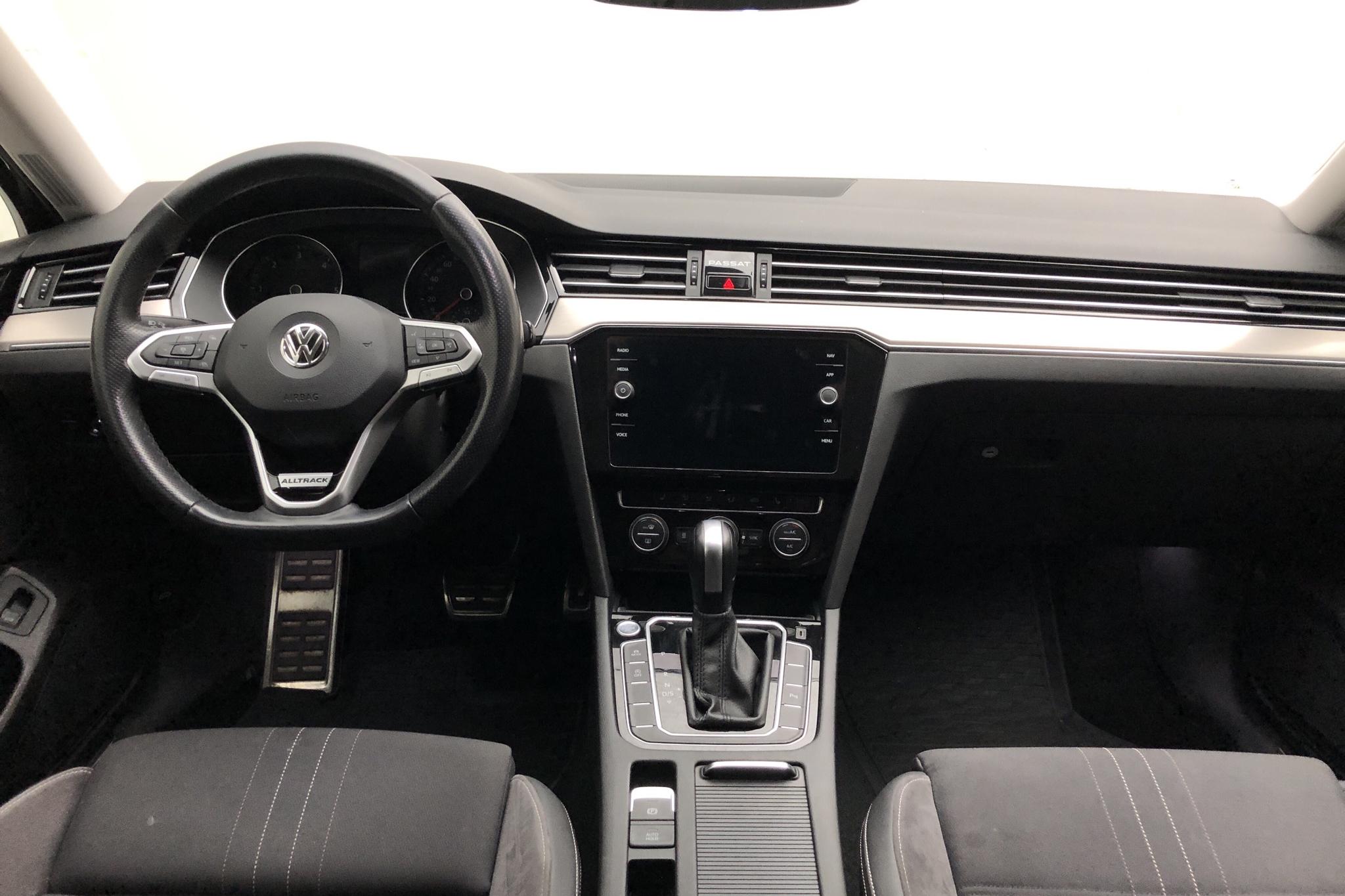 VW Passat Alltrack 2.0 TDI Sportscombi 4MOTION (190hk) - 102 190 km - Automatic - black - 2020