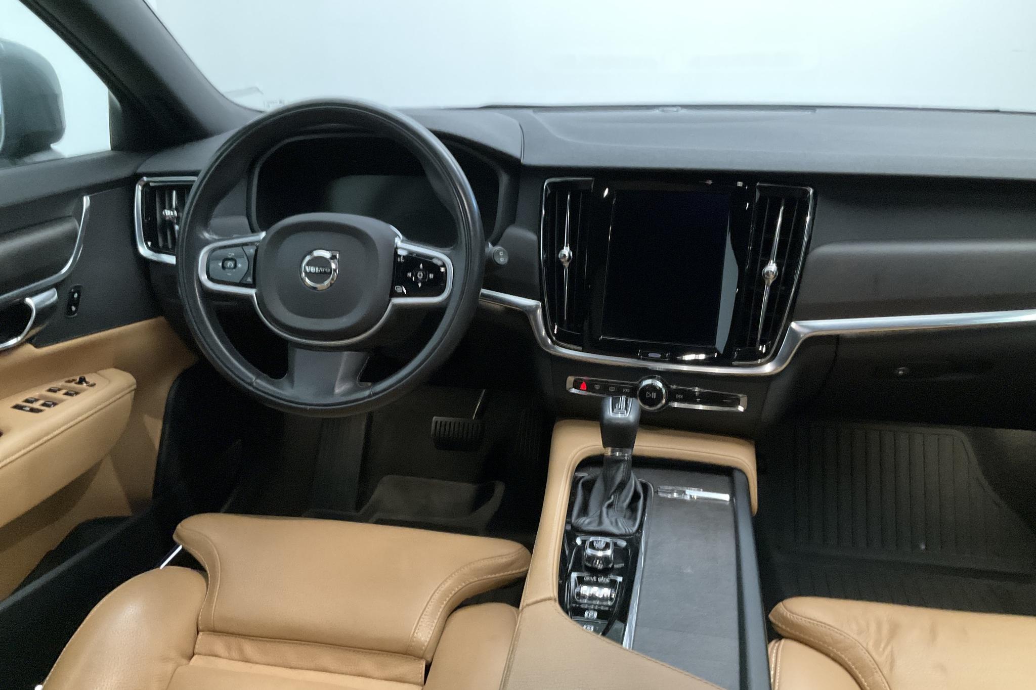 Volvo V90 D4 Cross Country AWD (190hk) - 117 100 km - Automatic - gray - 2019