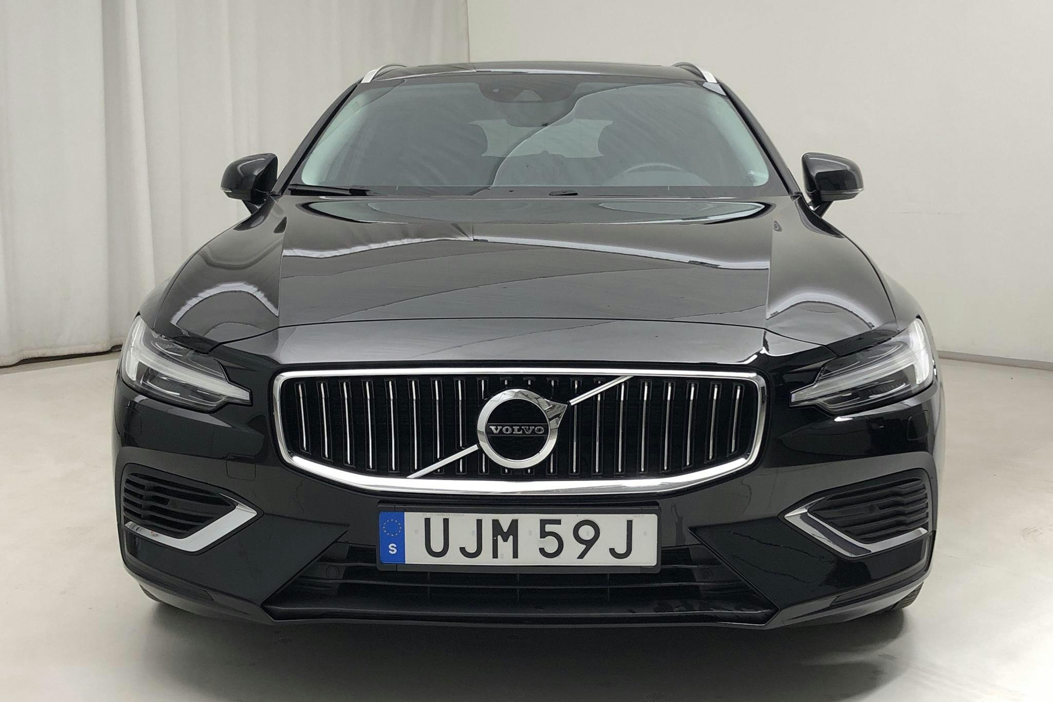Volvo V60 T8 AWD Twin Engine (390hk) - 7 480 mil - Automat - svart - 2019