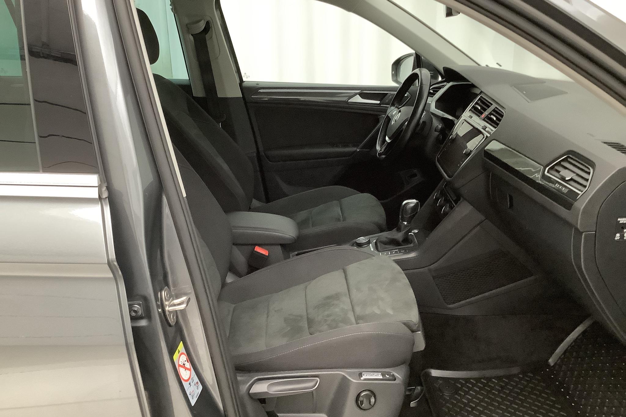 VW Tiguan 2.0 TDI 4MOTION (190hk) - 9 303 mil - Automat - silver - 2018