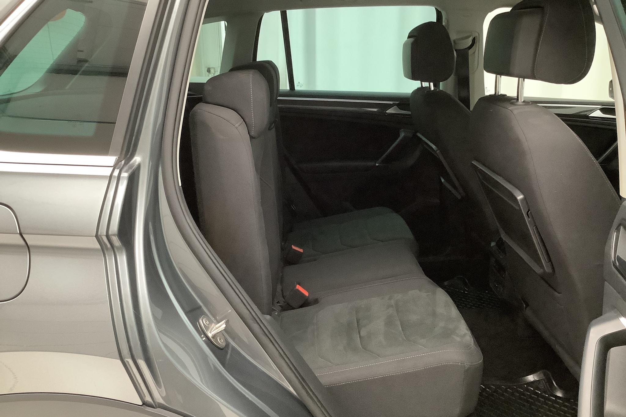 VW Tiguan 2.0 TDI 4MOTION (190hk) - 9 303 mil - Automat - silver - 2018