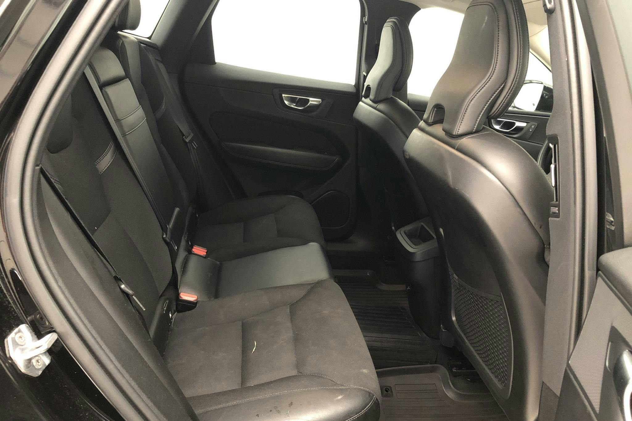 Volvo XC60 D4 AWD (190hk) - 8 765 mil - Automat - svart - 2019