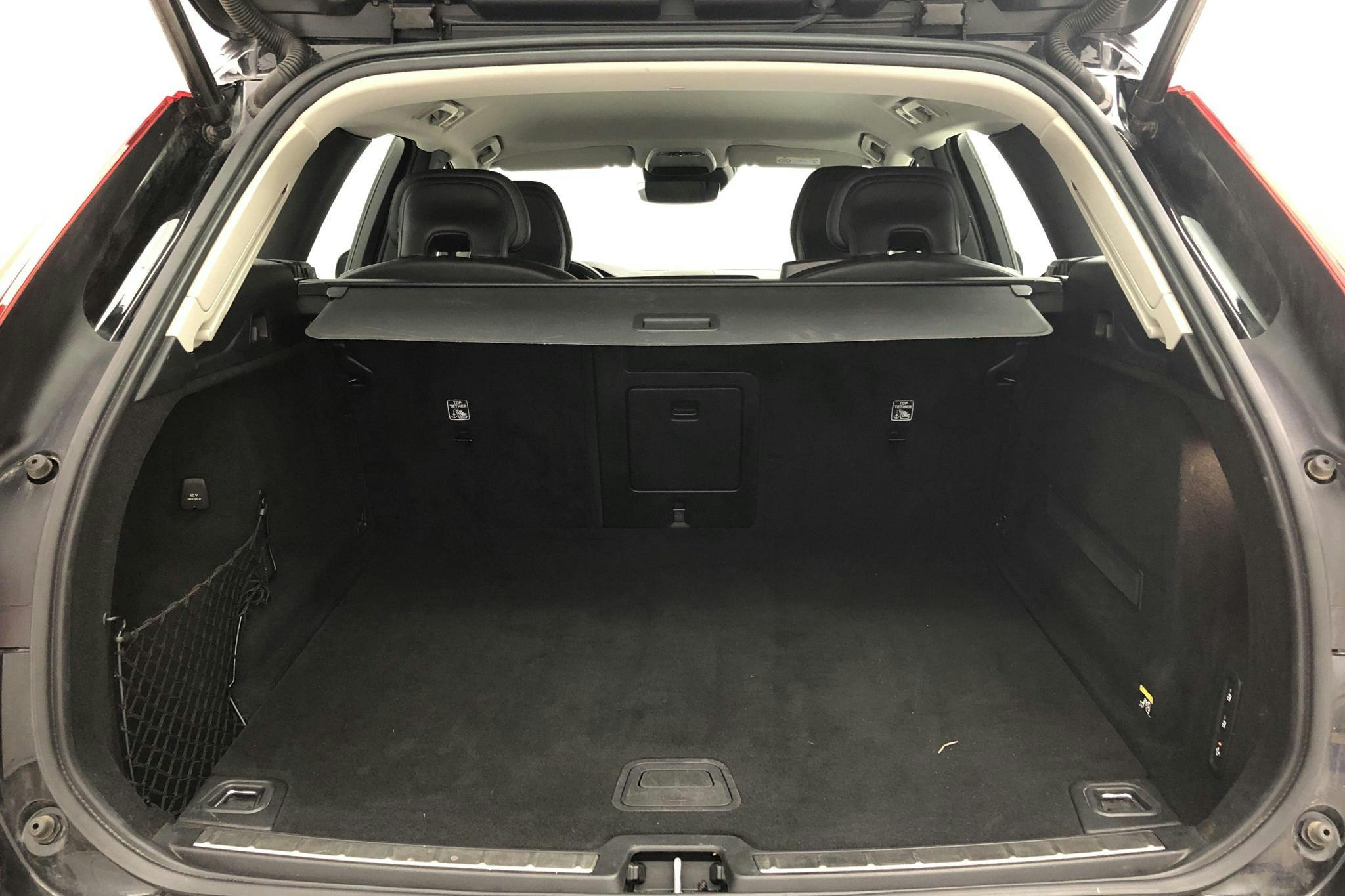 Volvo XC60 D4 AWD (190hk) - 8 765 mil - Automat - svart - 2019