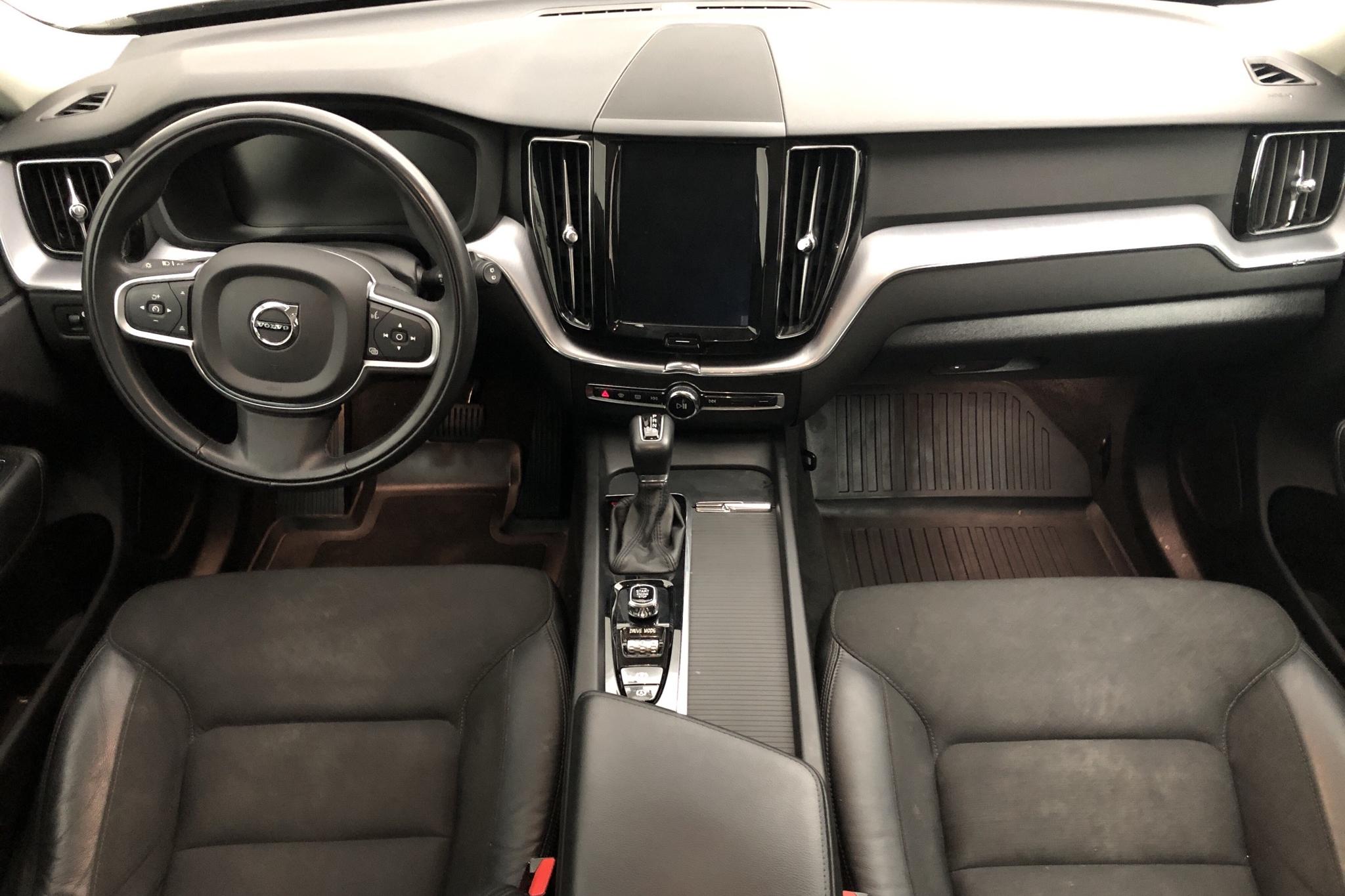 Volvo XC60 D4 AWD (190hk) - 8 765 mil - Automat - svart - 2019