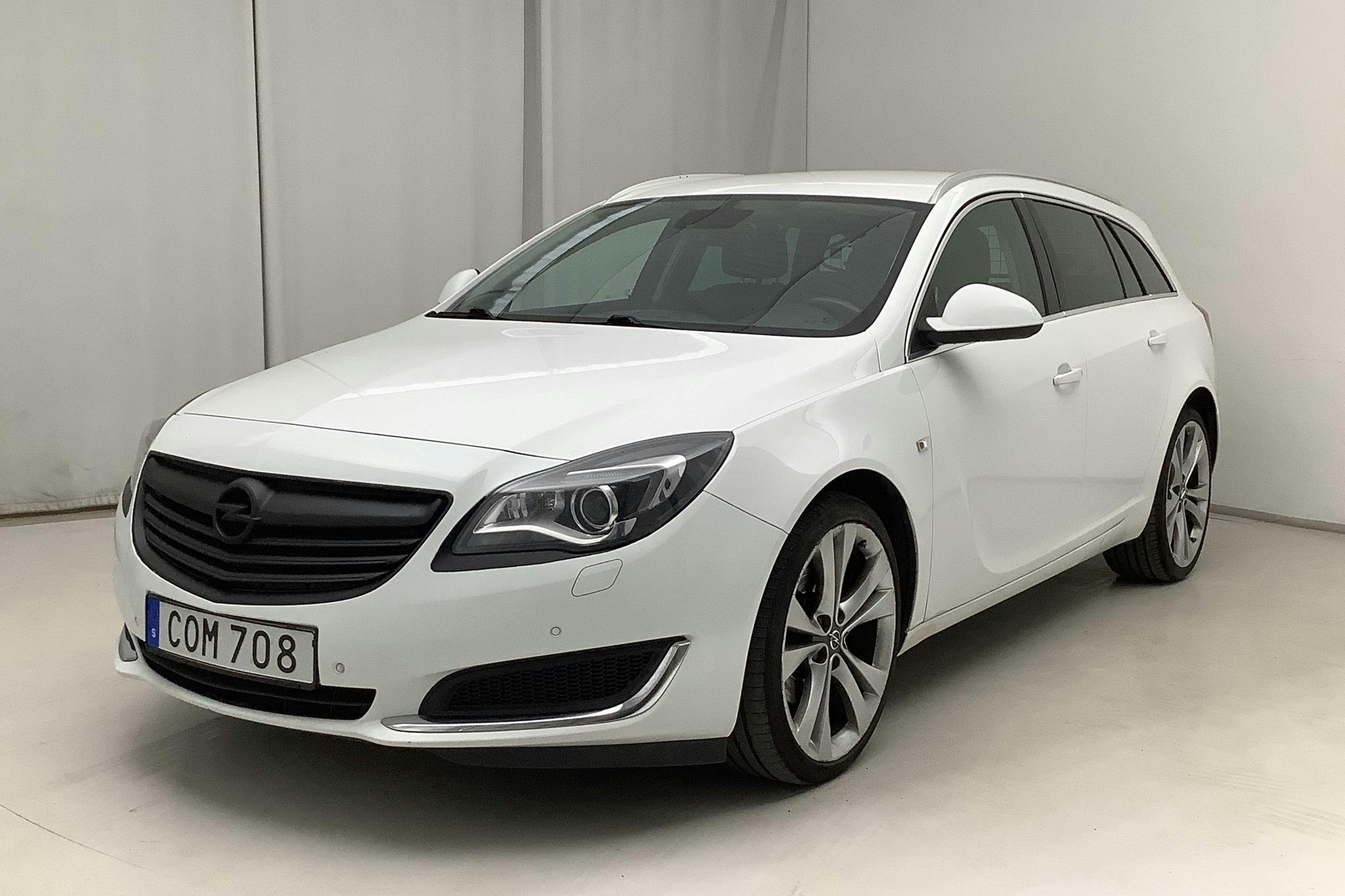 Opel Insignia 2.0 CDTI ECOTEC 4x4 Sports Tourer (163hk) - 18 882 mil - Automat - vit - 2014