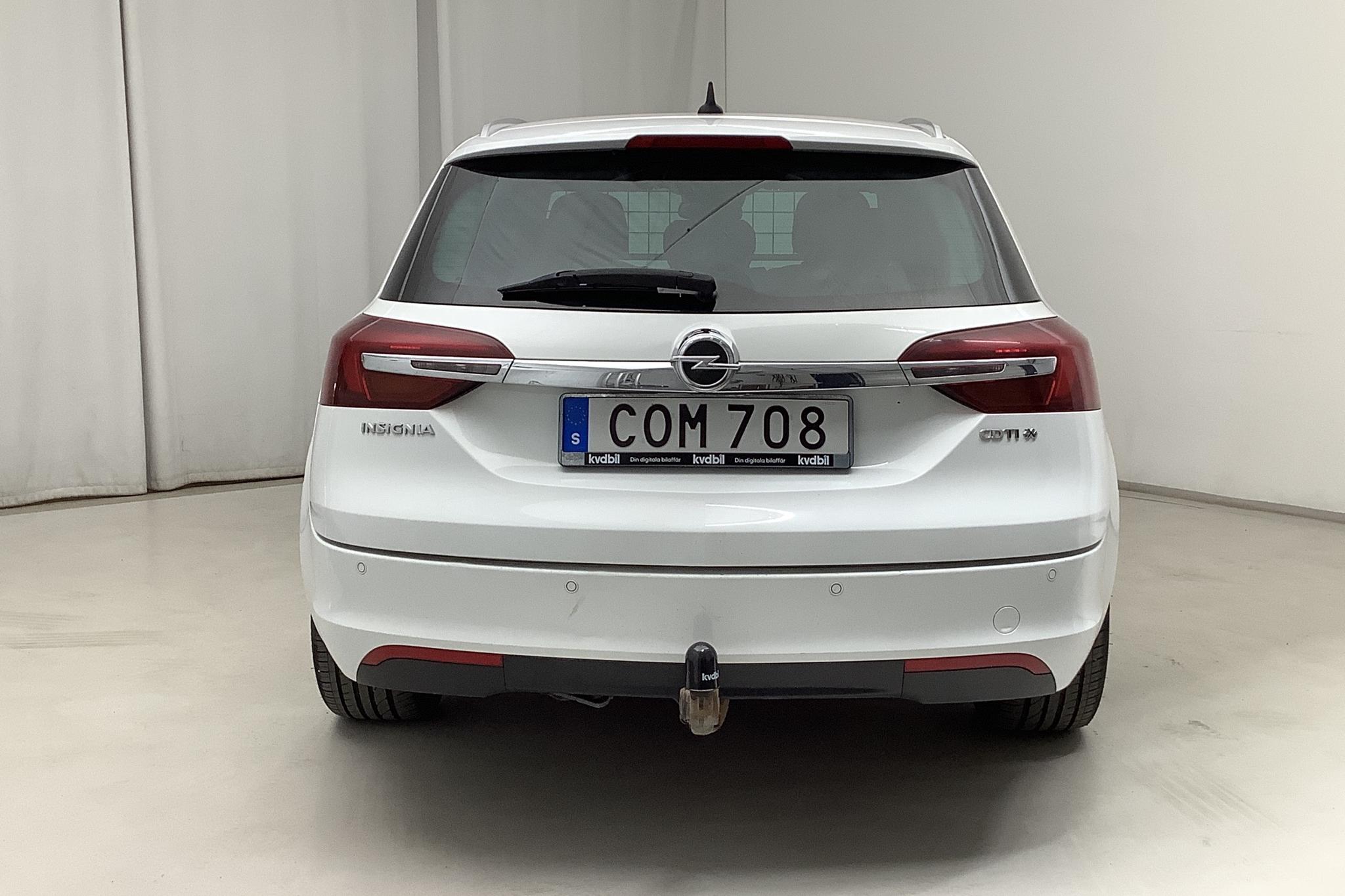 Opel Insignia 2.0 CDTI ECOTEC 4x4 Sports Tourer (163hk) - 18 882 mil - Automat - vit - 2014