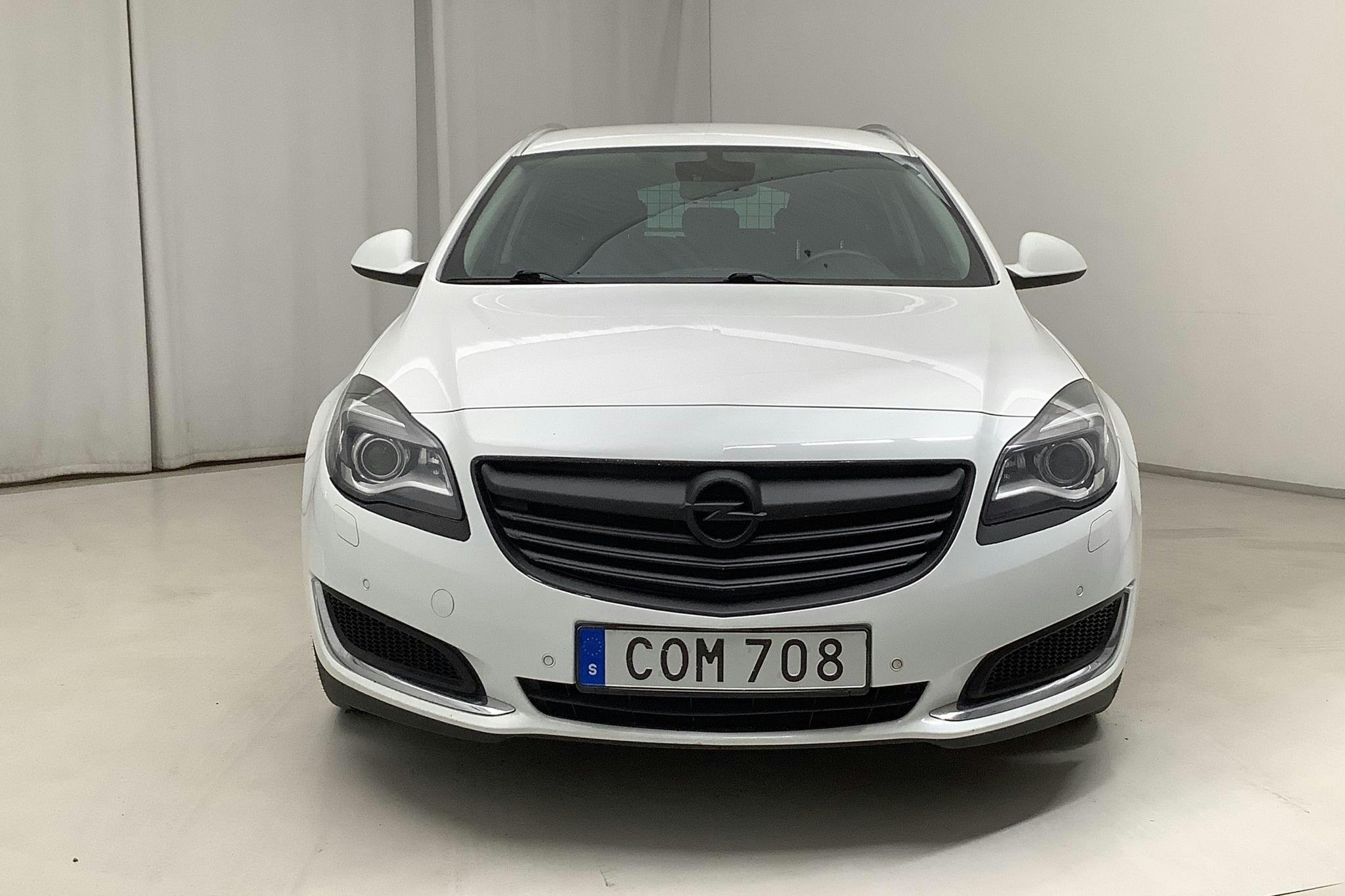 Opel Insignia 2.0 CDTI ECOTEC 4x4 Sports Tourer (163hk) - 18 882 mil - Automat - vit - 2014