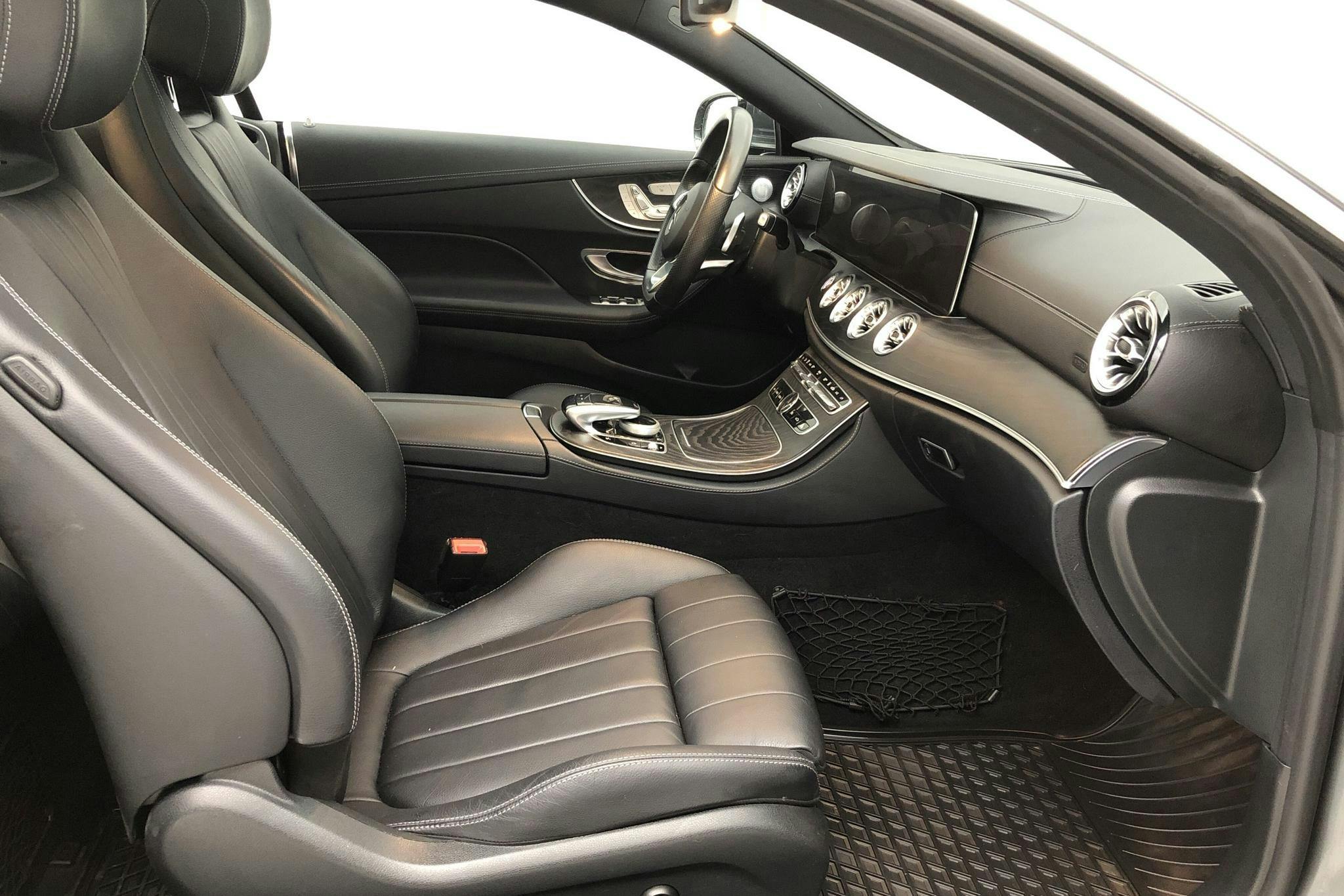 Mercedes E 220 d 4MATIC Coupé C238 (194hk) - 6 424 mil - Automat - grå - 2018