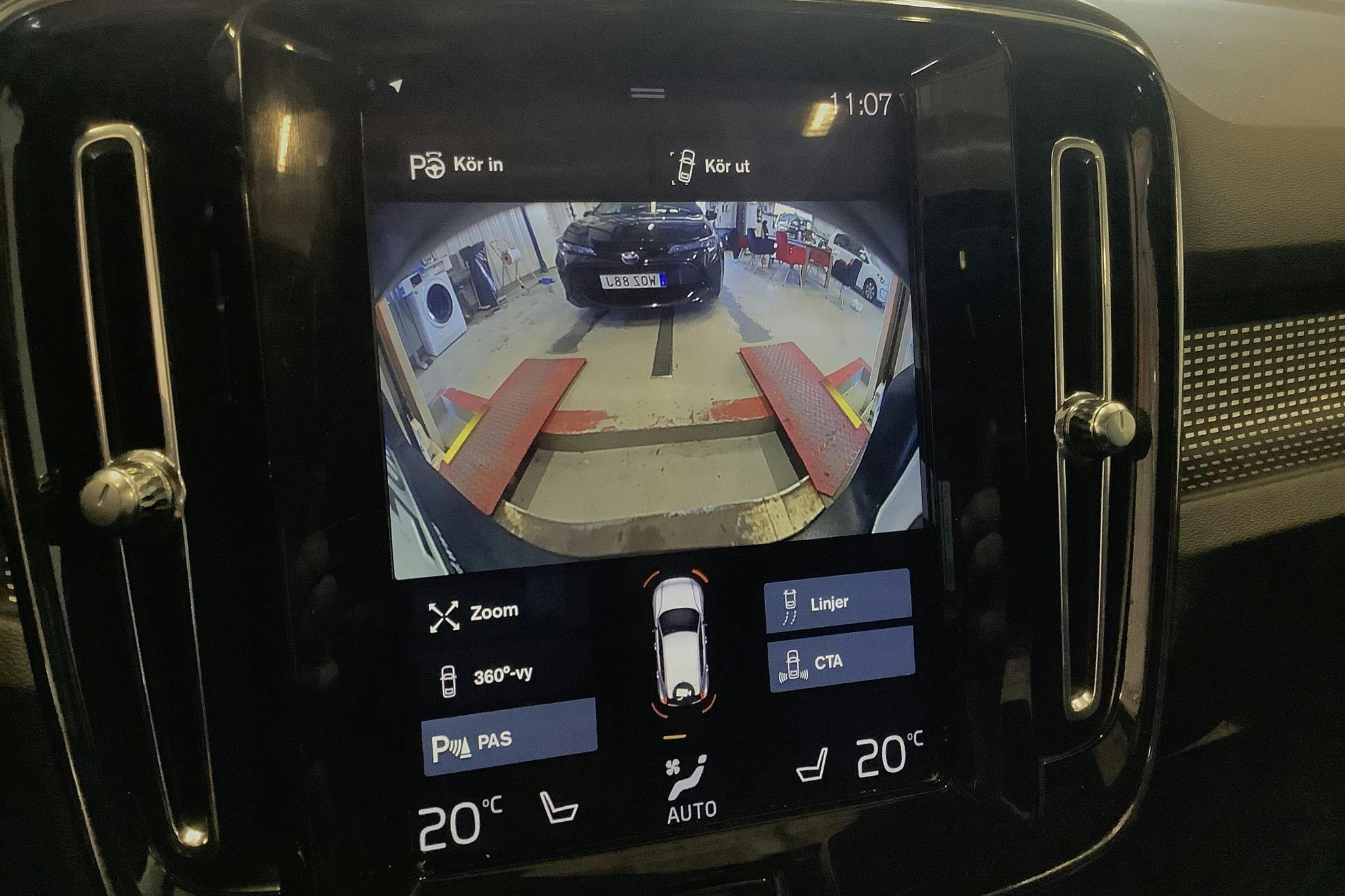 Volvo XC40 D4 AWD (190hk) - 128 400 km - Automatic - white - 2018