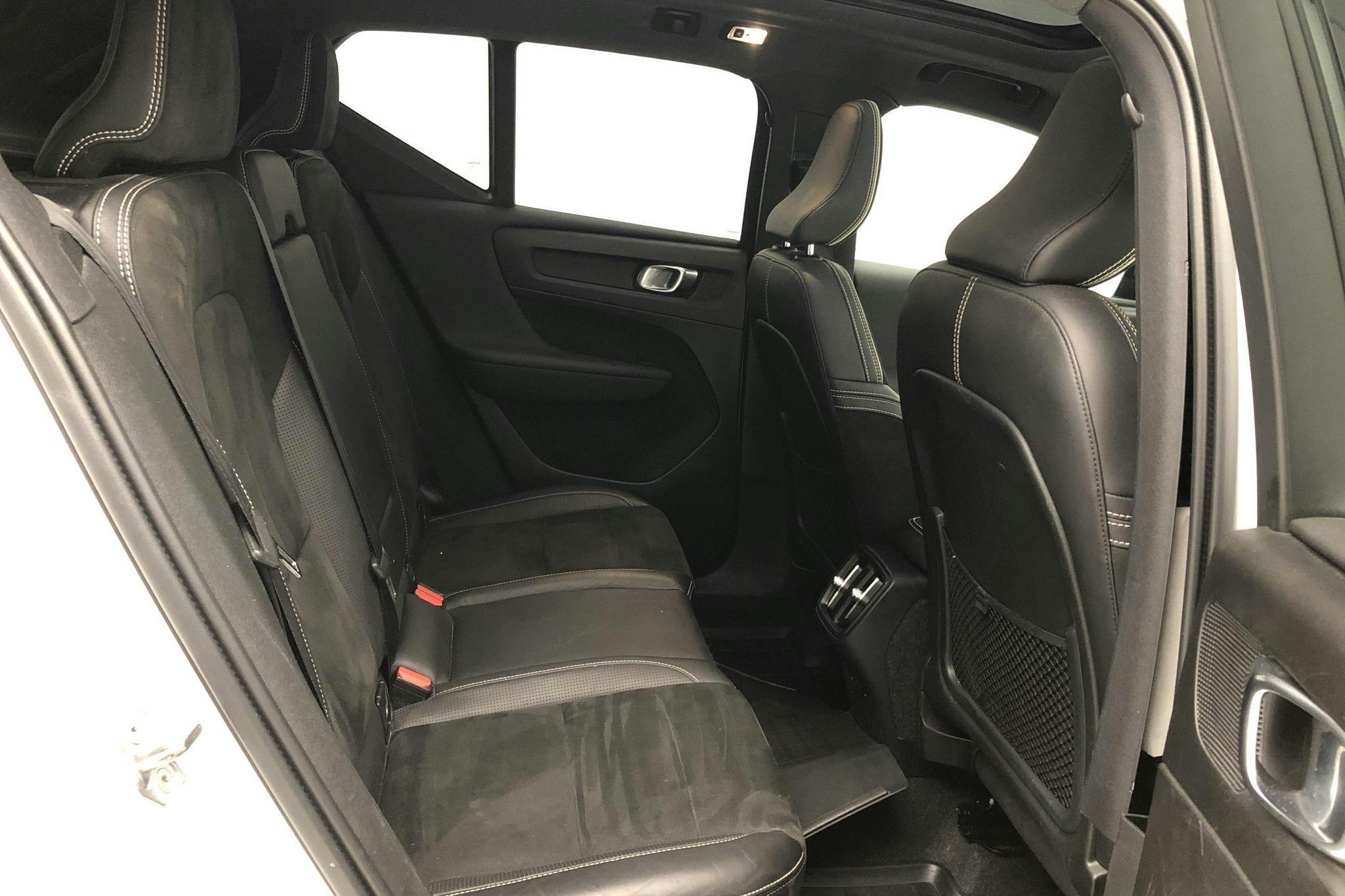 Volvo XC40 D4 AWD (190hk) - 128 400 km - Automatic - white - 2018