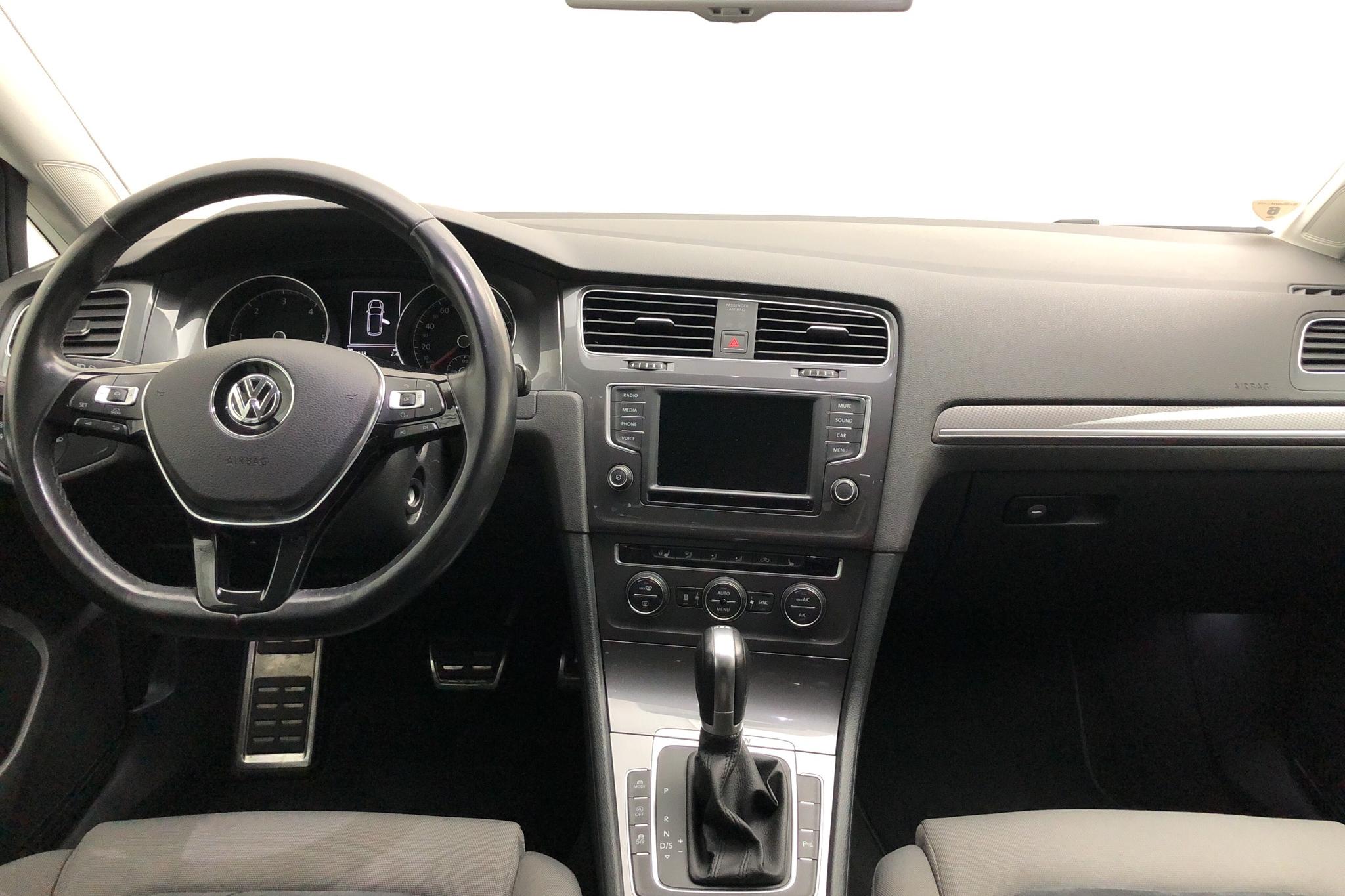 VW Golf Alltrack 2.0 TDI Sportscombi 4Motion (184hk) - 114 820 km - Automatic - silver - 2016