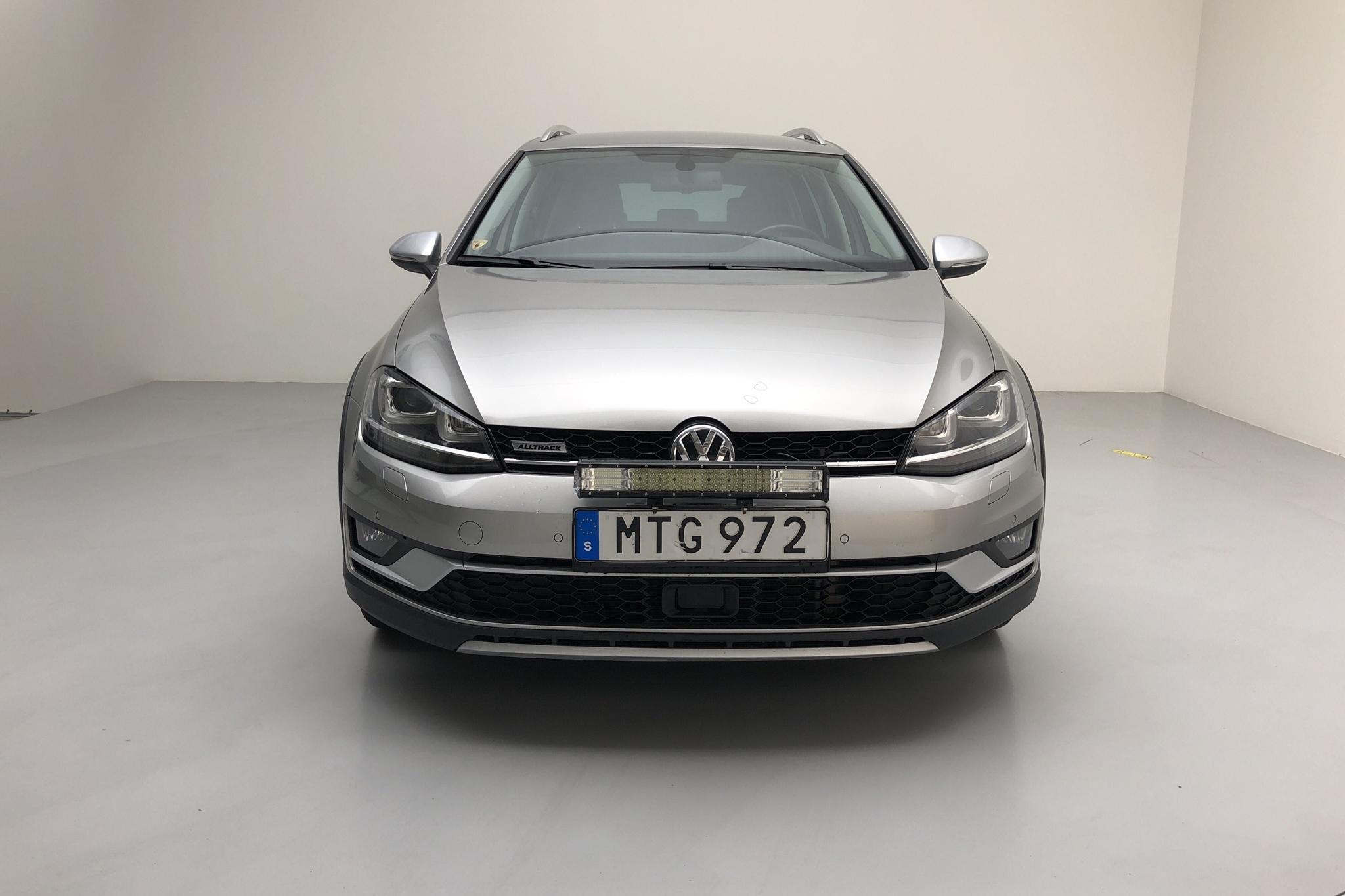 VW Golf Alltrack 2.0 TDI Sportscombi 4Motion (184hk) - 114 820 km - Automatic - silver - 2016