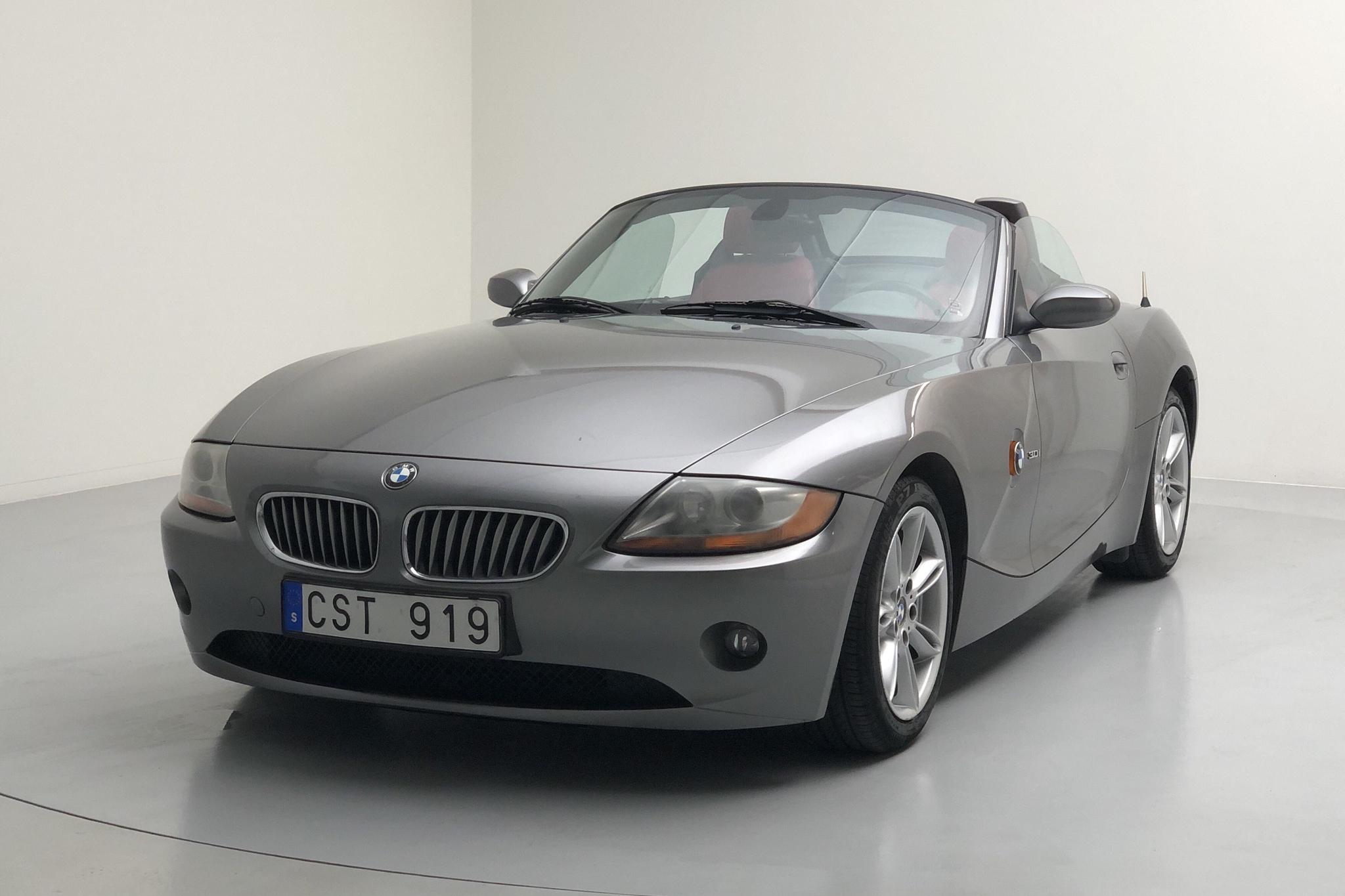 BMW Z4 3.0i Roadster (231hk) - 15 717 mil - Manuell - grå - 2003